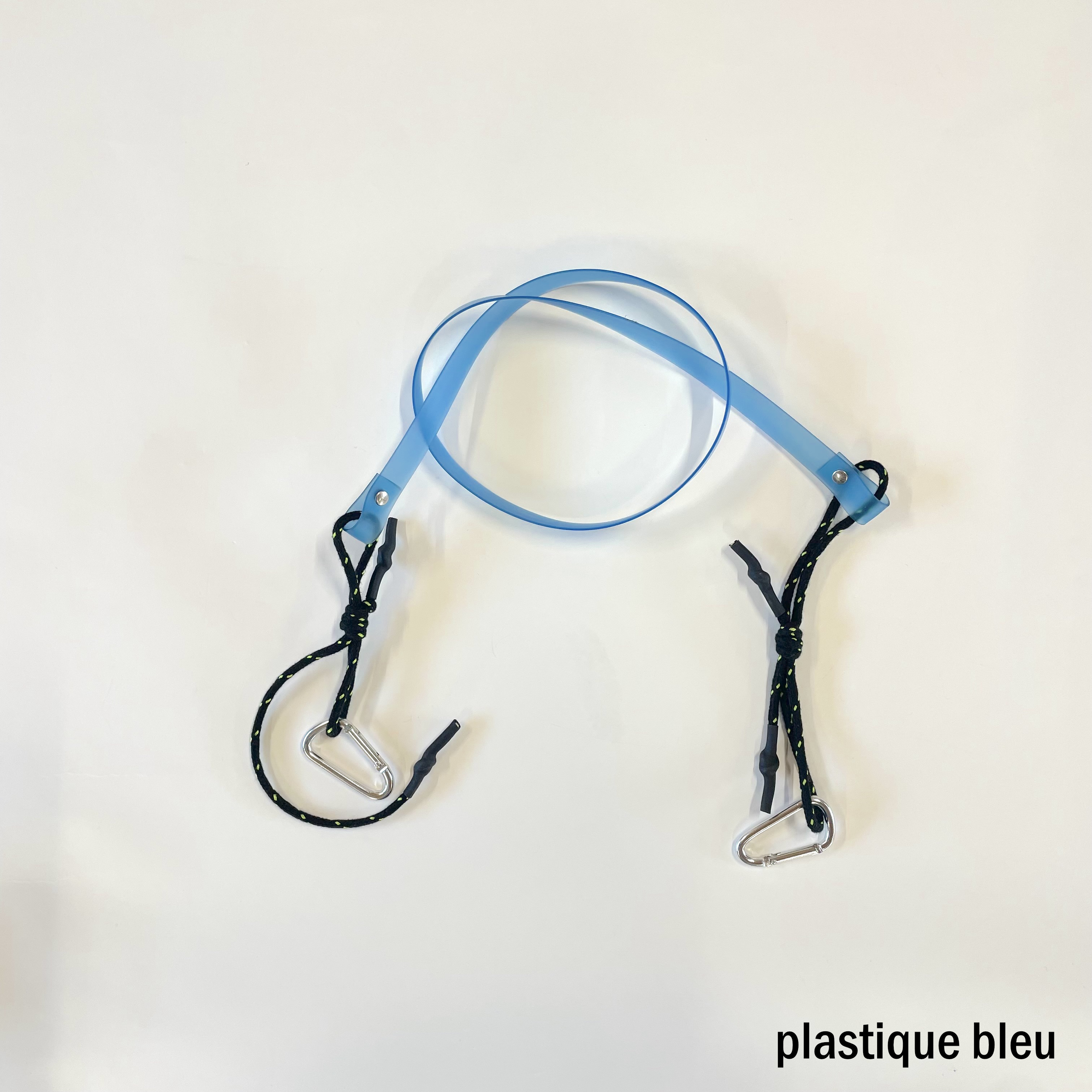 plastique bleu.png