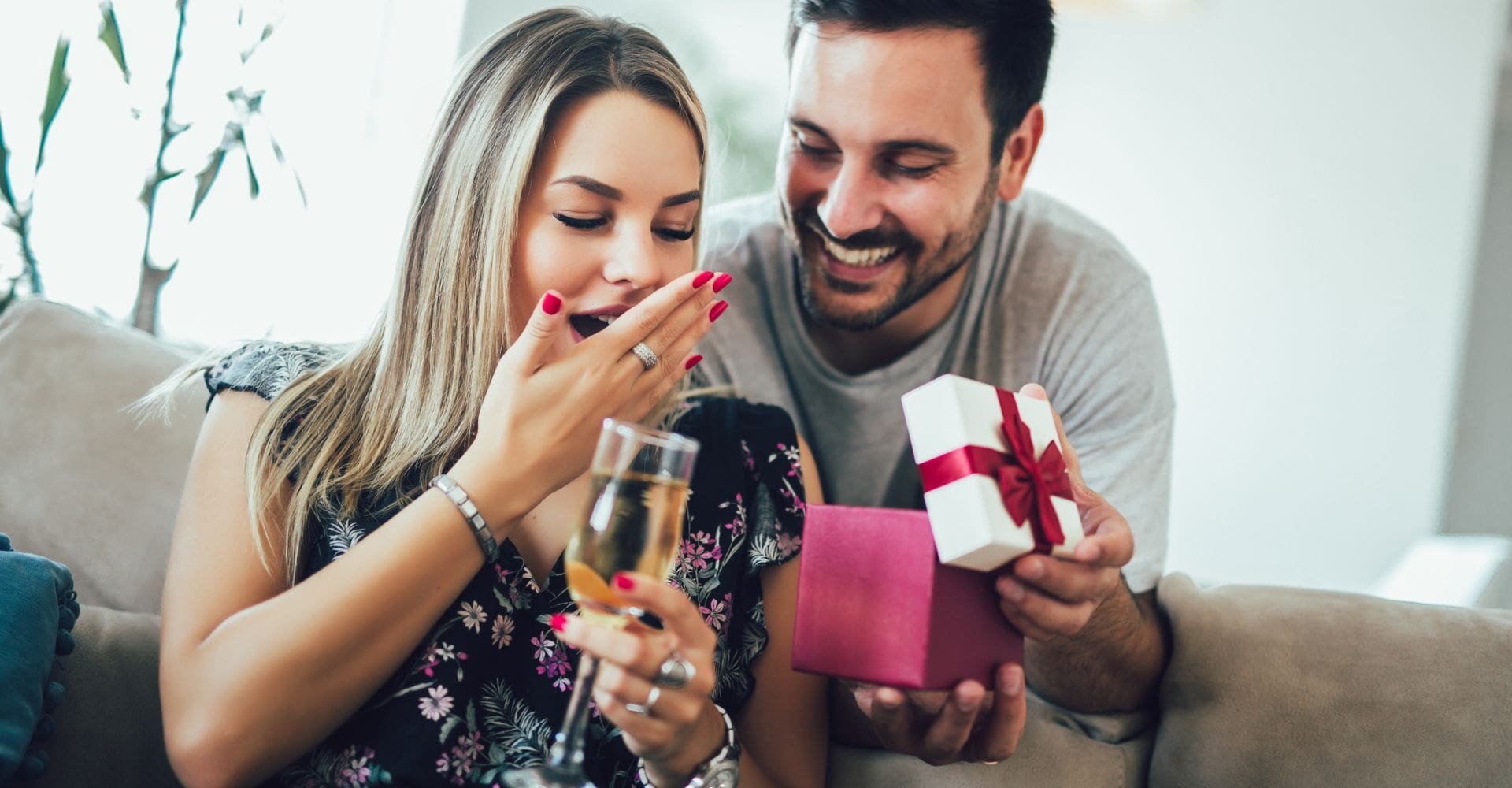 What is a Good Anniversary Gift?