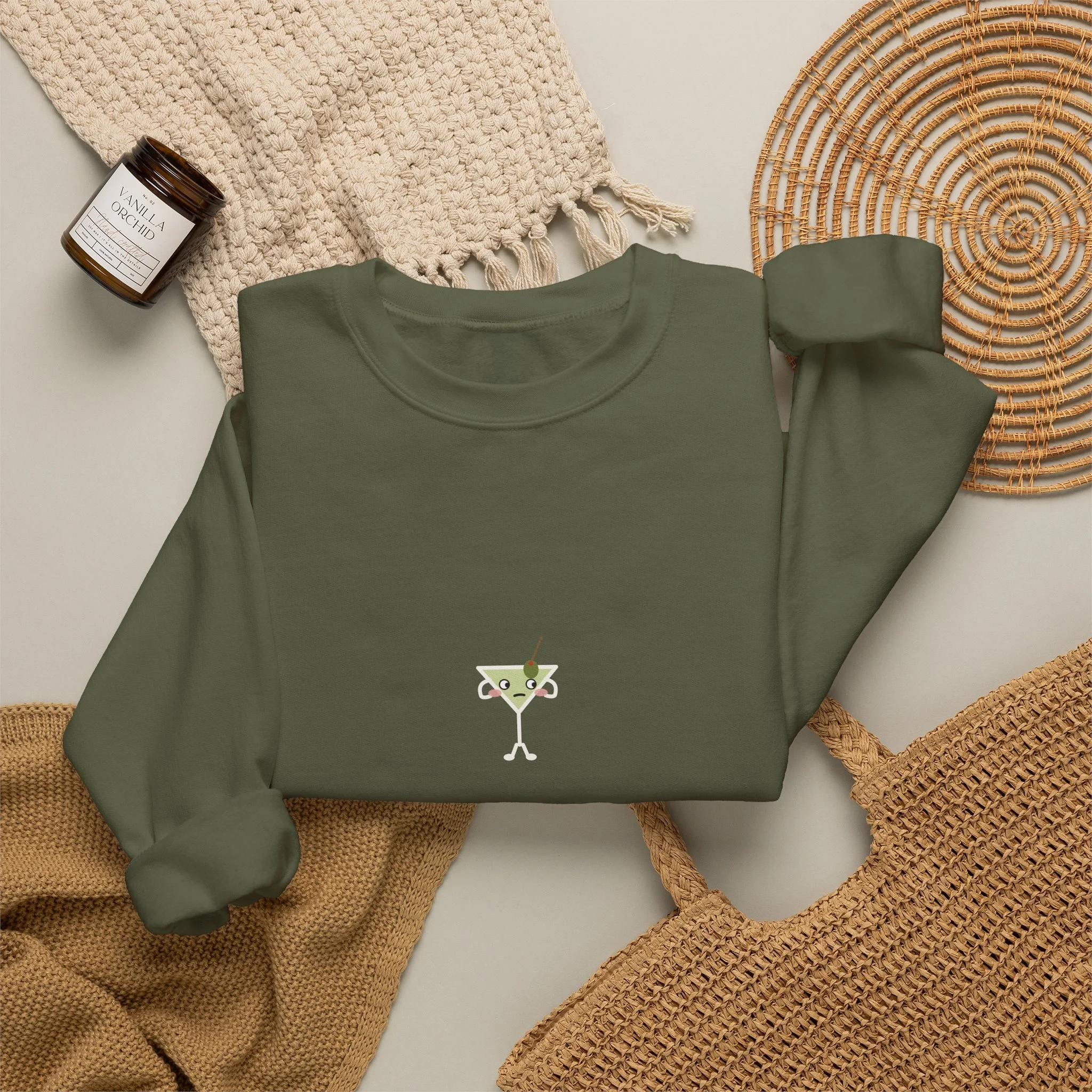 a little dirty. crewneck sweatshirt in Military Green, detail view
