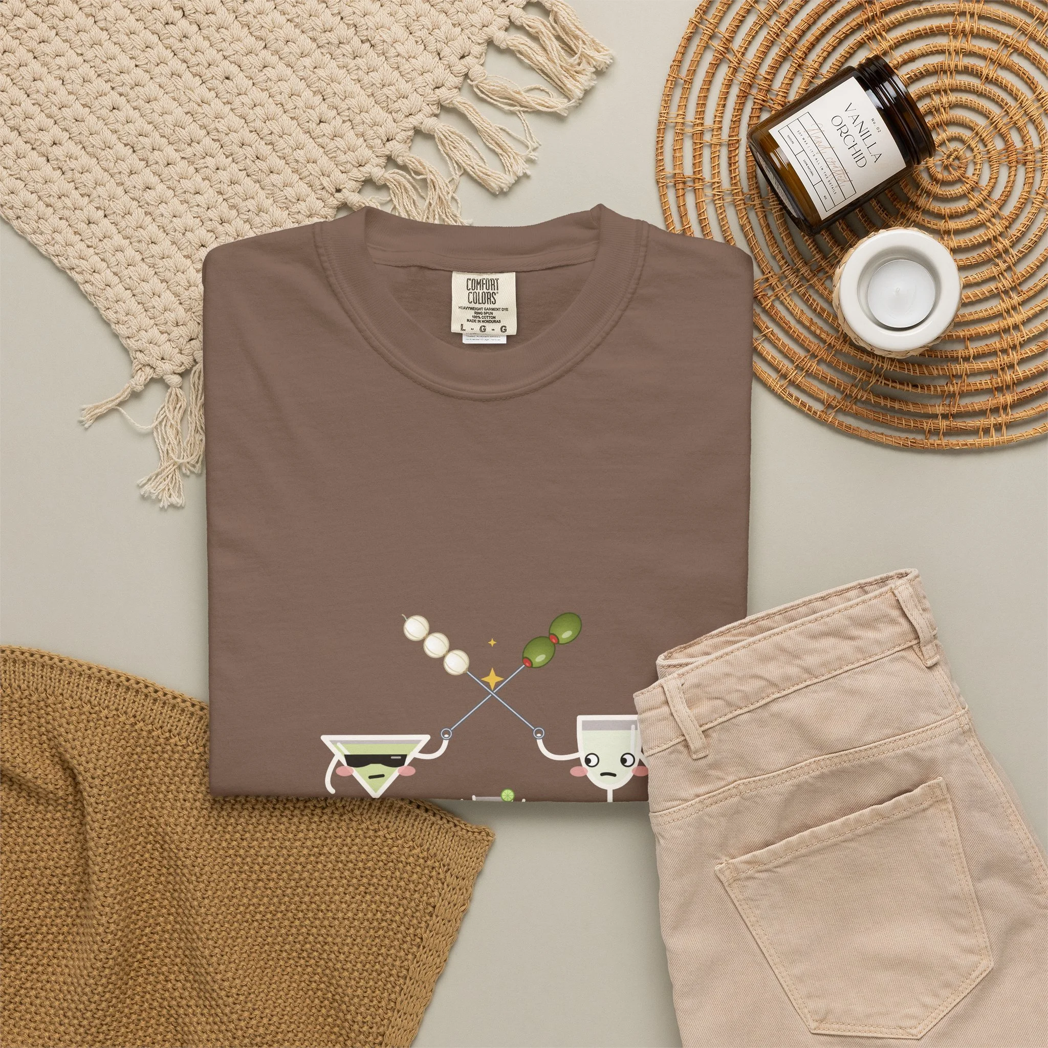 The Garnish War tee in Espresso, detail view