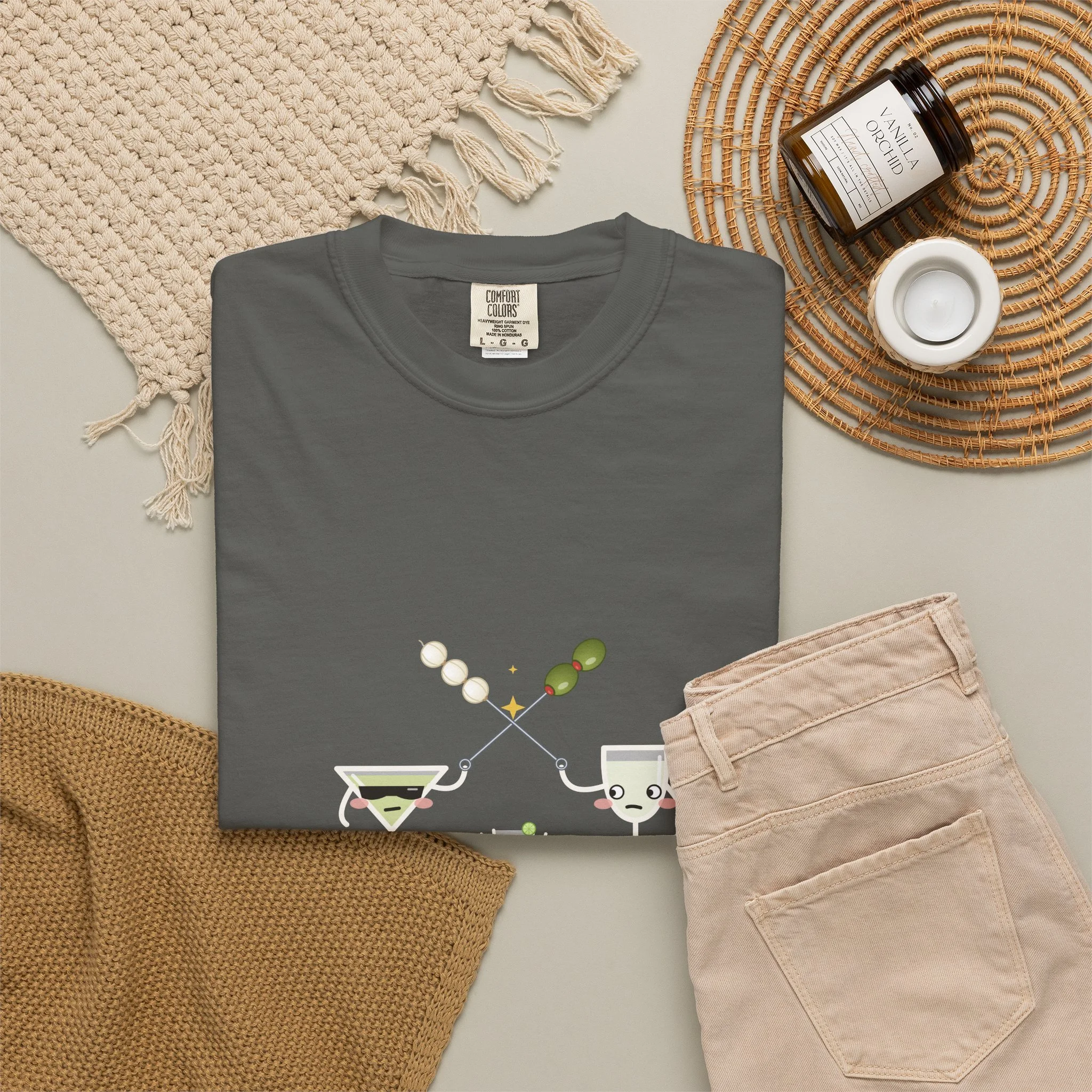 The Garnish War tee in Pepper, detail view