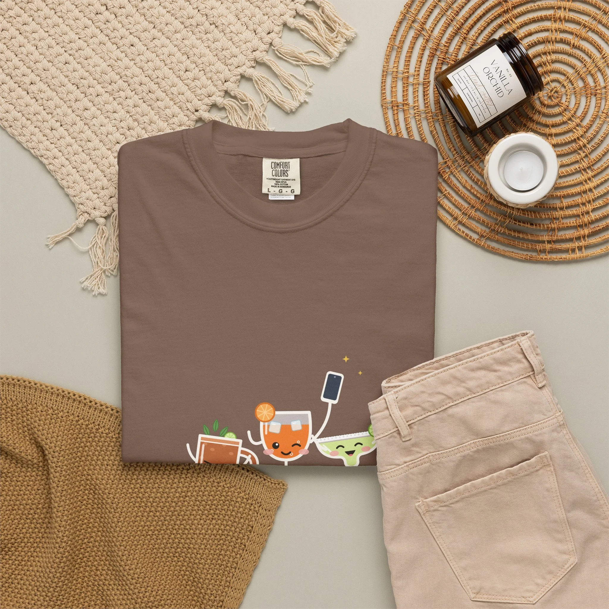The Photo Round tee in Espresso, detail view