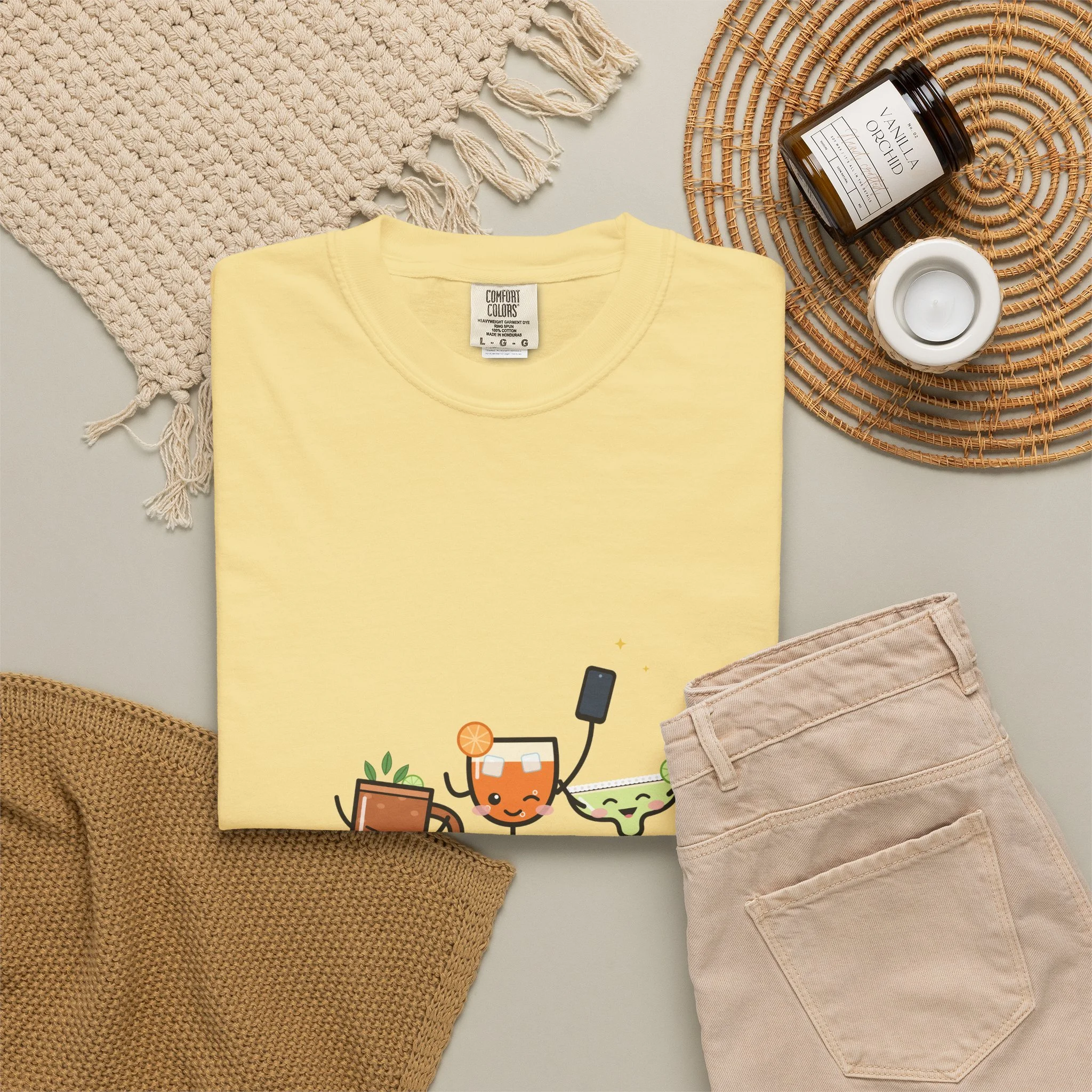 The Photo Round tee in Butter, detail view