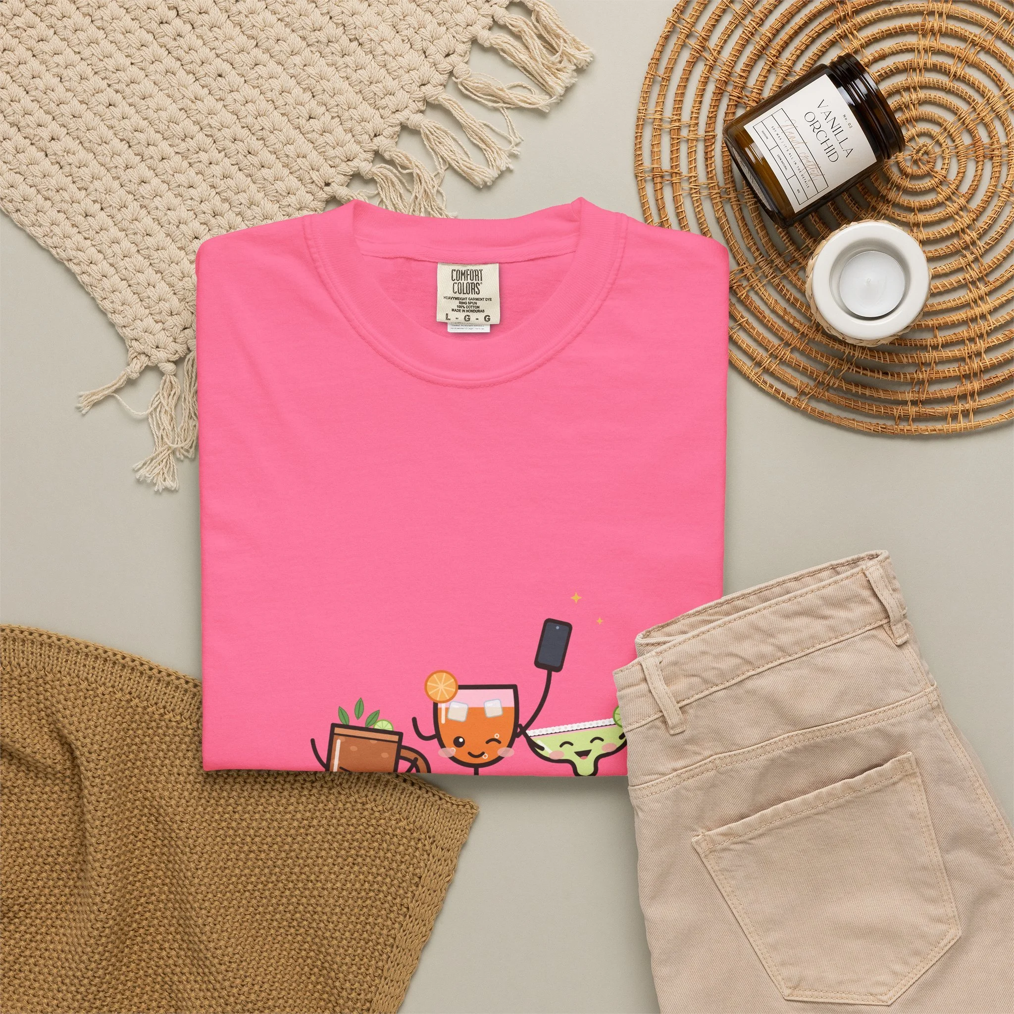 The Photo Round tee in Crunchberry, detail view