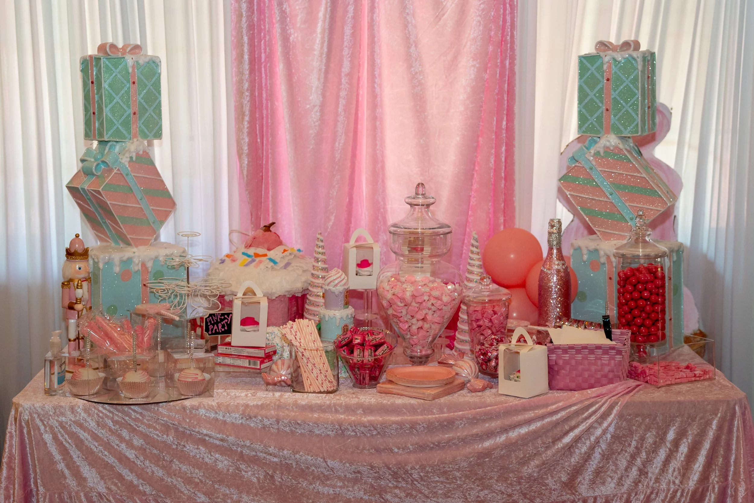 candy table.jpg