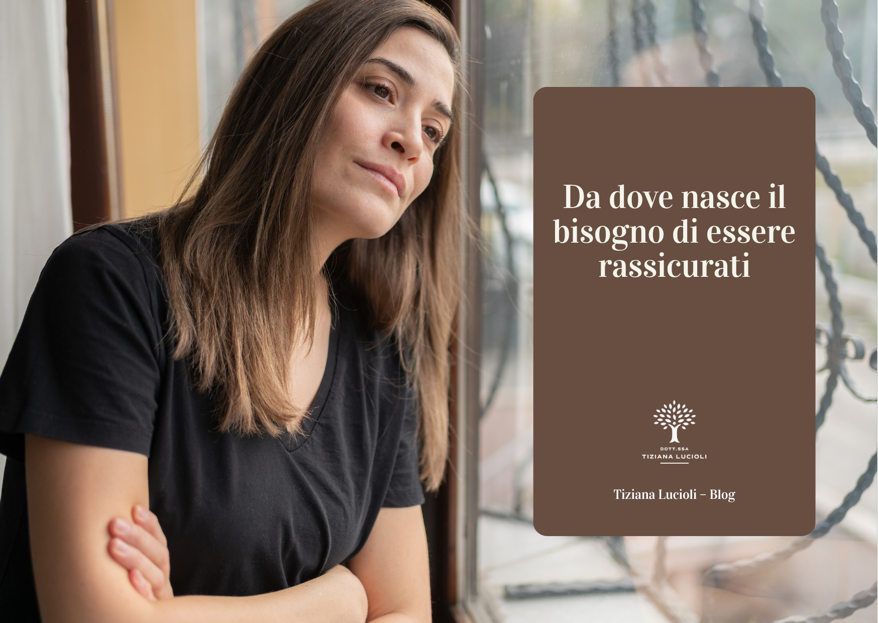 Donna pensierosa vicino alla finestra riflette sul bisogno di essere rassicurata