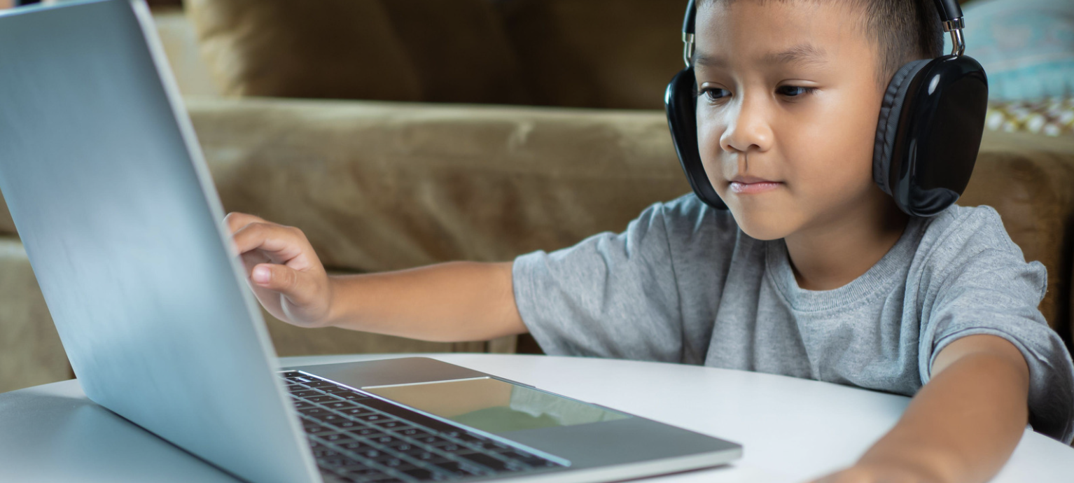 Virtual speech therapy session for children in North Carolina using teletherapy services at home
