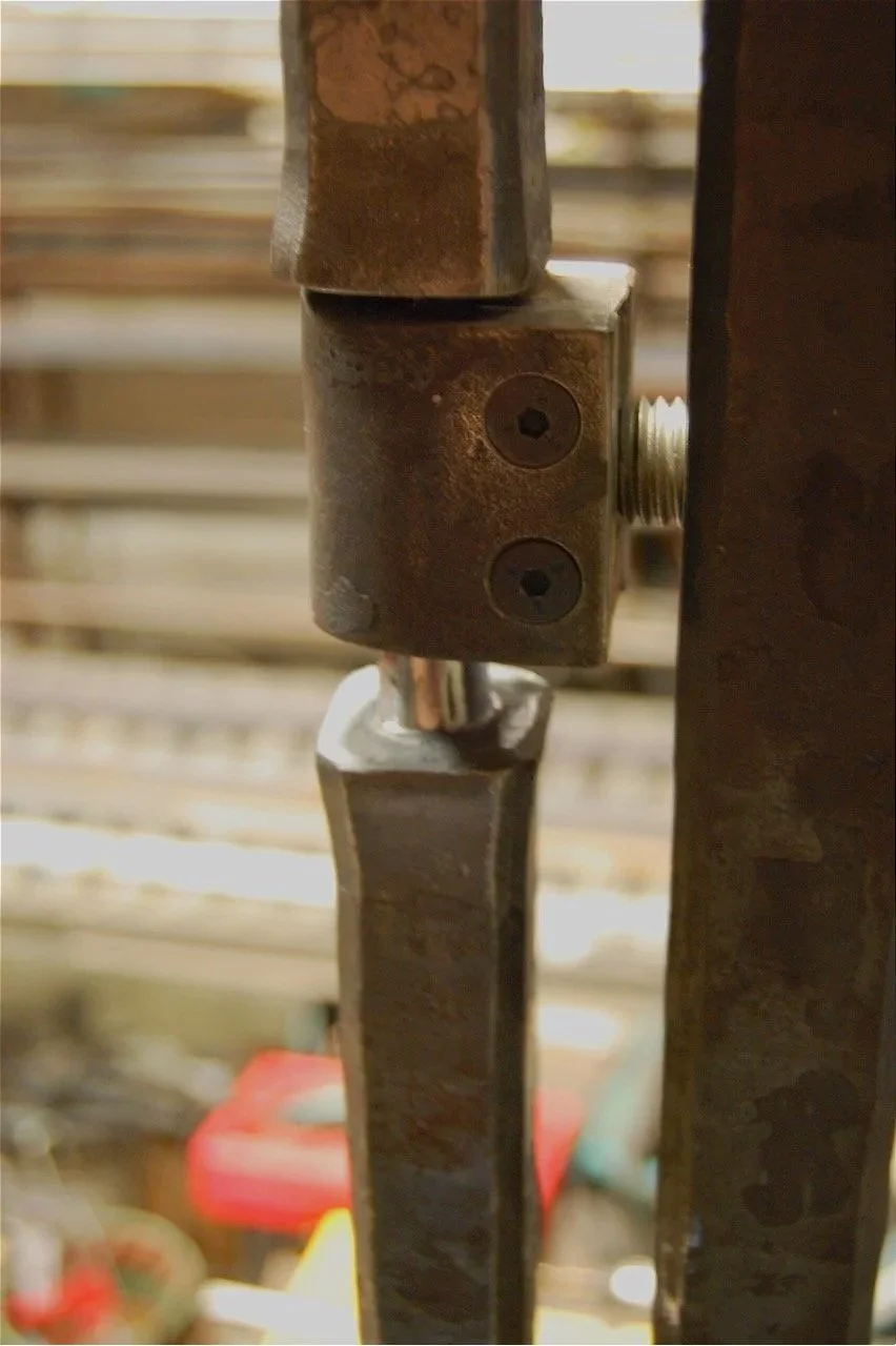 The hinge...a very smooth ride!...