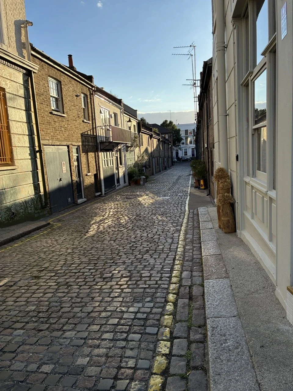 ...lovely cobbled street