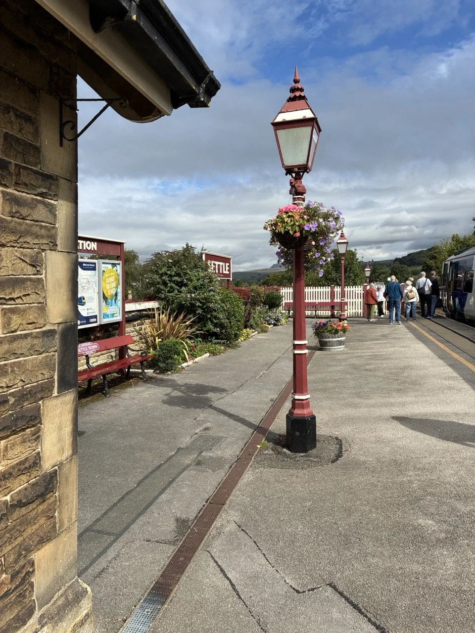 settle station floral.jpeg