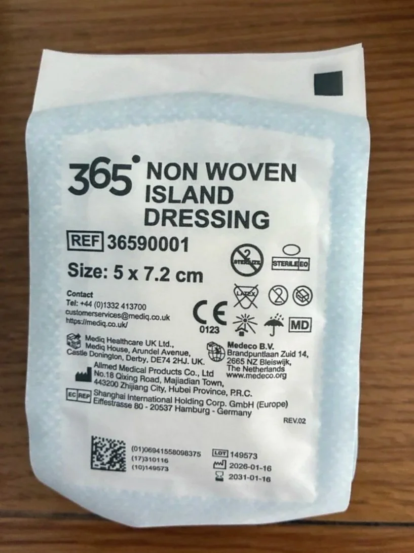  ...prefer thousand island or non-woven? The apparent term for an isolated bandage