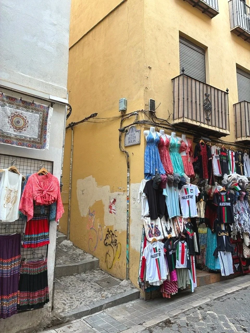...the taxi dropped me on the very busy, narrow Calle Elvira. I located the passage up to the Airbnb's Calle Beteta
