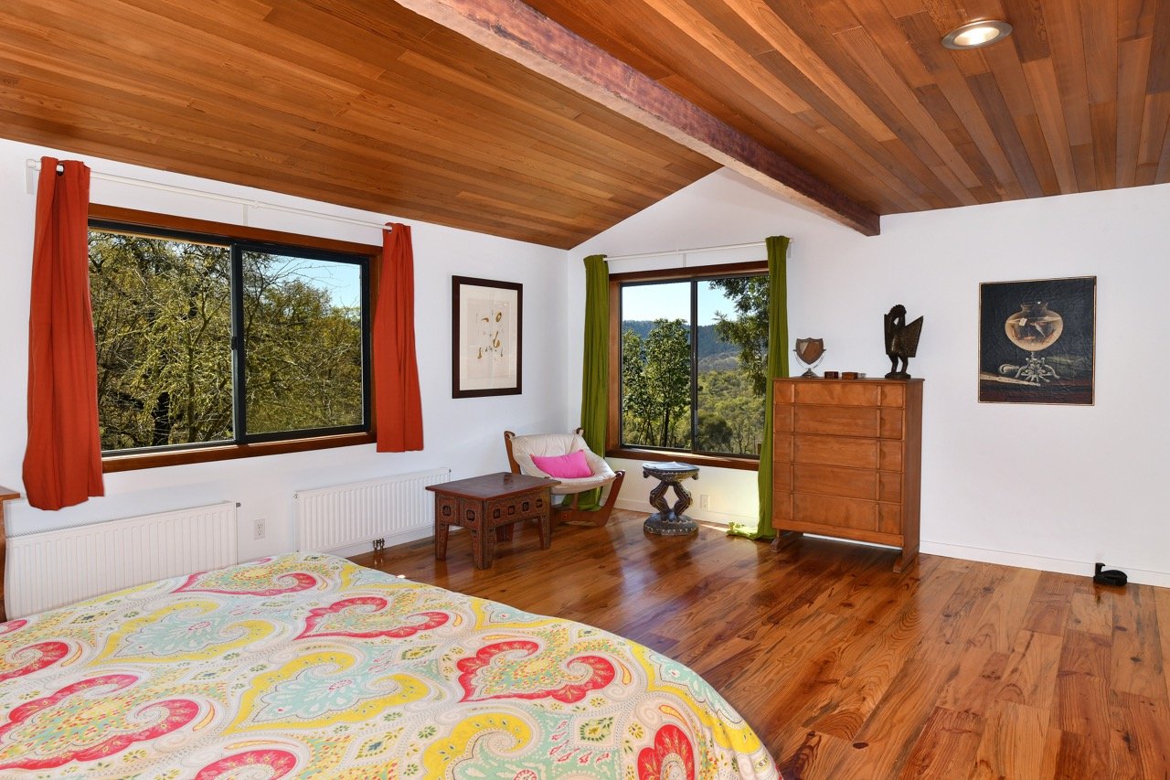 Guest bedroom, the one I used, the ceilings (here and elsewhere) are original old-growth redwood...
