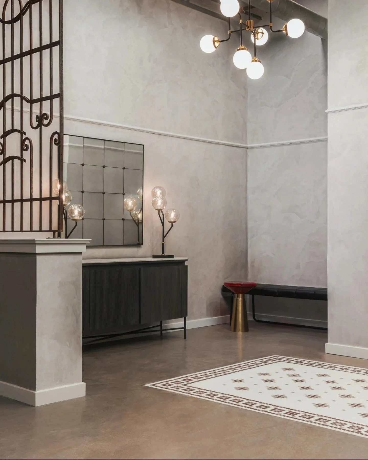 Loved being apart of a new commercial downtown Austin lobby.
@legacymcs really pulled this space together by choosing Authentic Venetian Italian plaster. 🇮🇹✨
&mdash;
DM for consultation or visit website to schedule. 
&mdash;
#SexywallsATX #wallart 