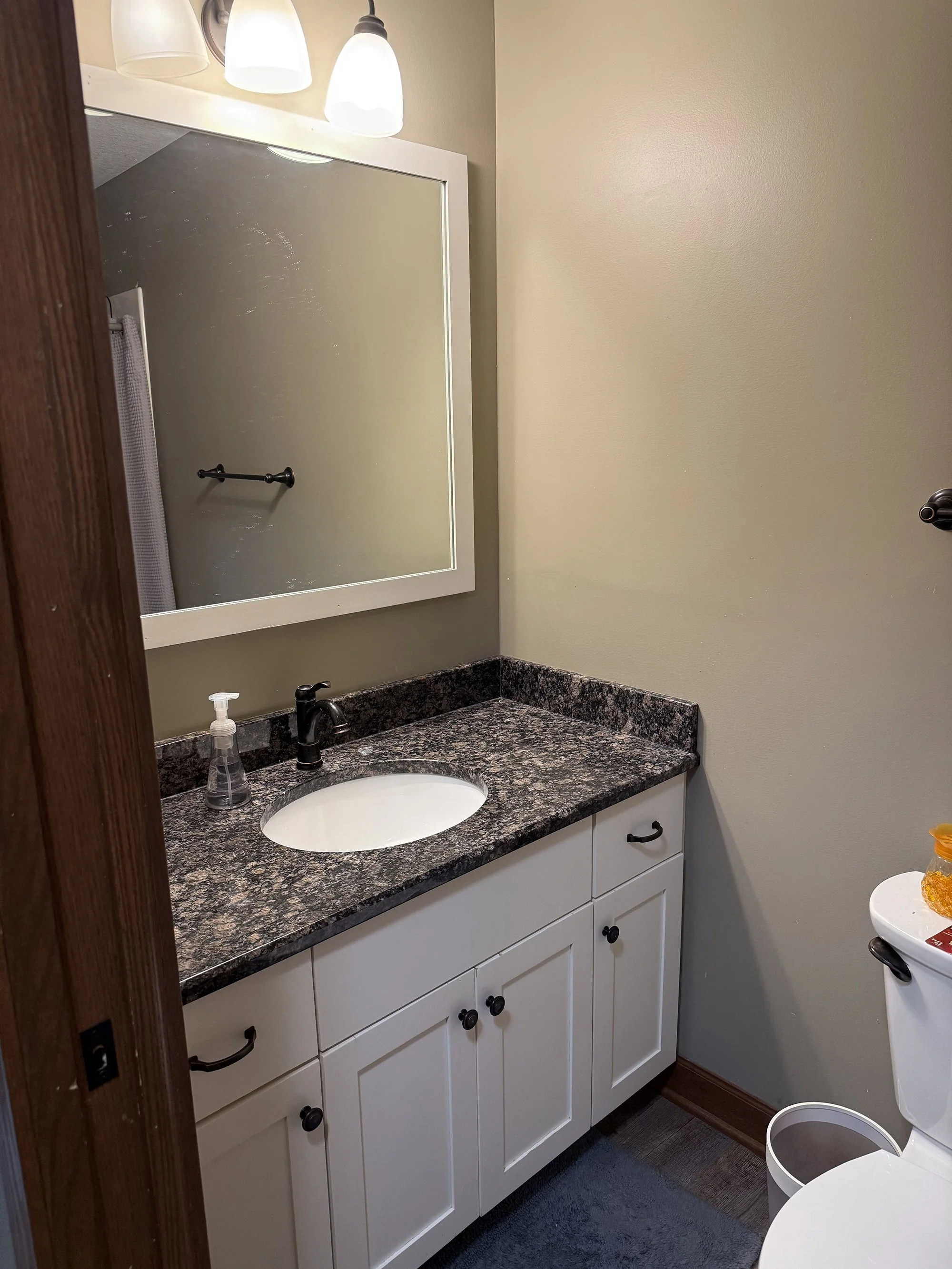 Bathroom2-web.jpg