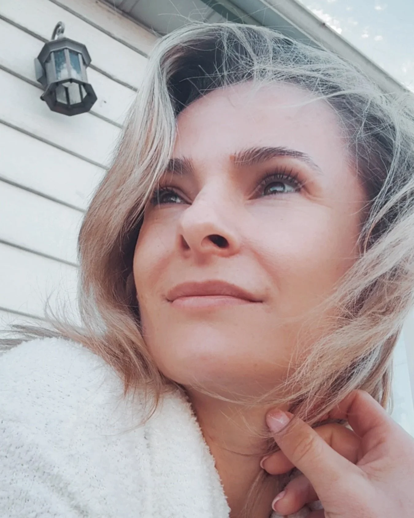 The warmth of a woman&rsquo;s soul&hellip;

This is something my heart feels
and wants to express today.

Her touch can be healing.
Her words can be soothing.
Her presence can be transforming.

A woman is an abundance of beauty in this world.

She nu