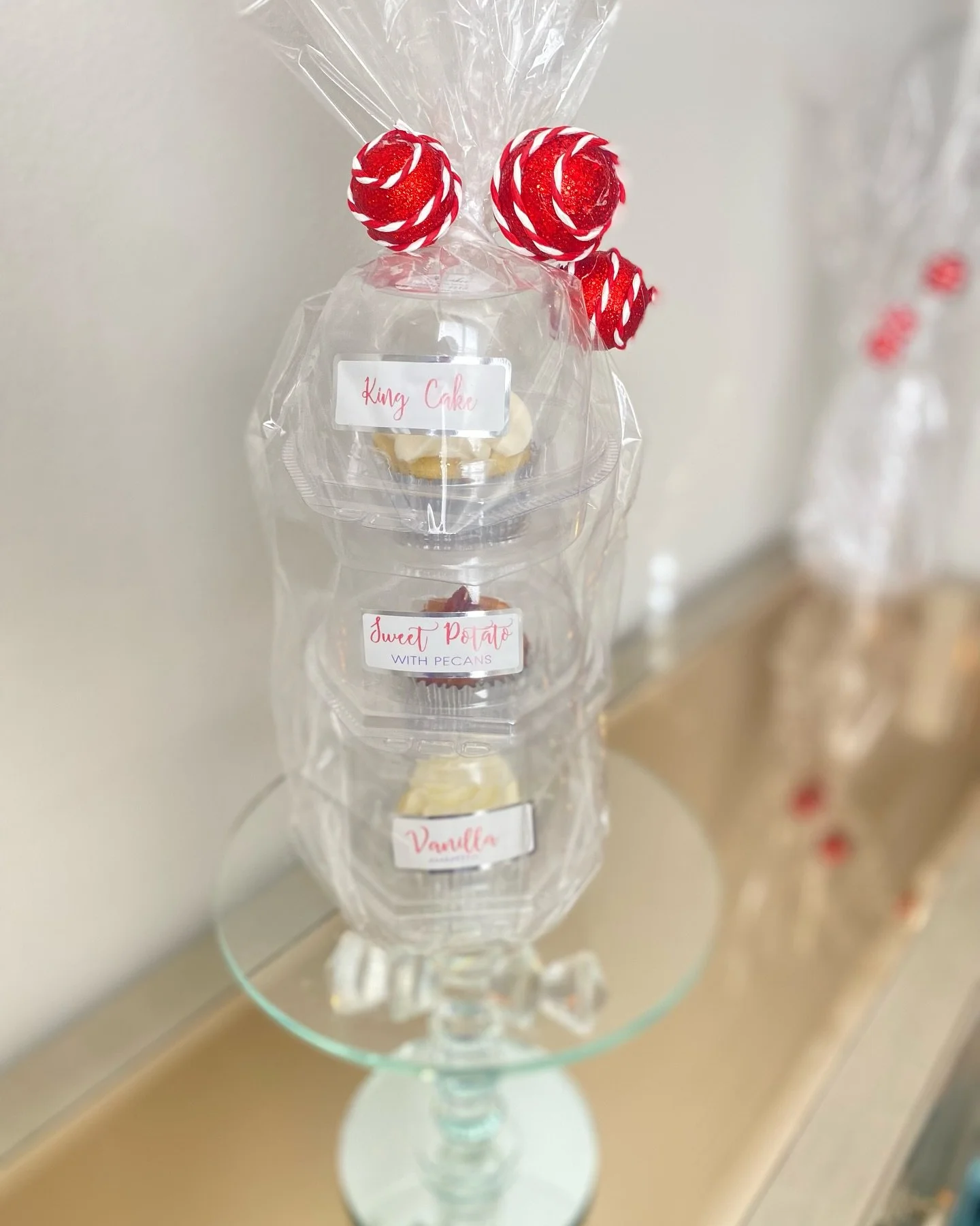 This holiday season, Skycakes is so excited to bring you closer to heaven with our Holiday Sky-Towers! ✨💚🧁🧁🧁❤️✨

These trio of cupcakes come wrapped with holiday cheer, making the perfect gift for family, friends or coworkers. Each Sky-Tower can 