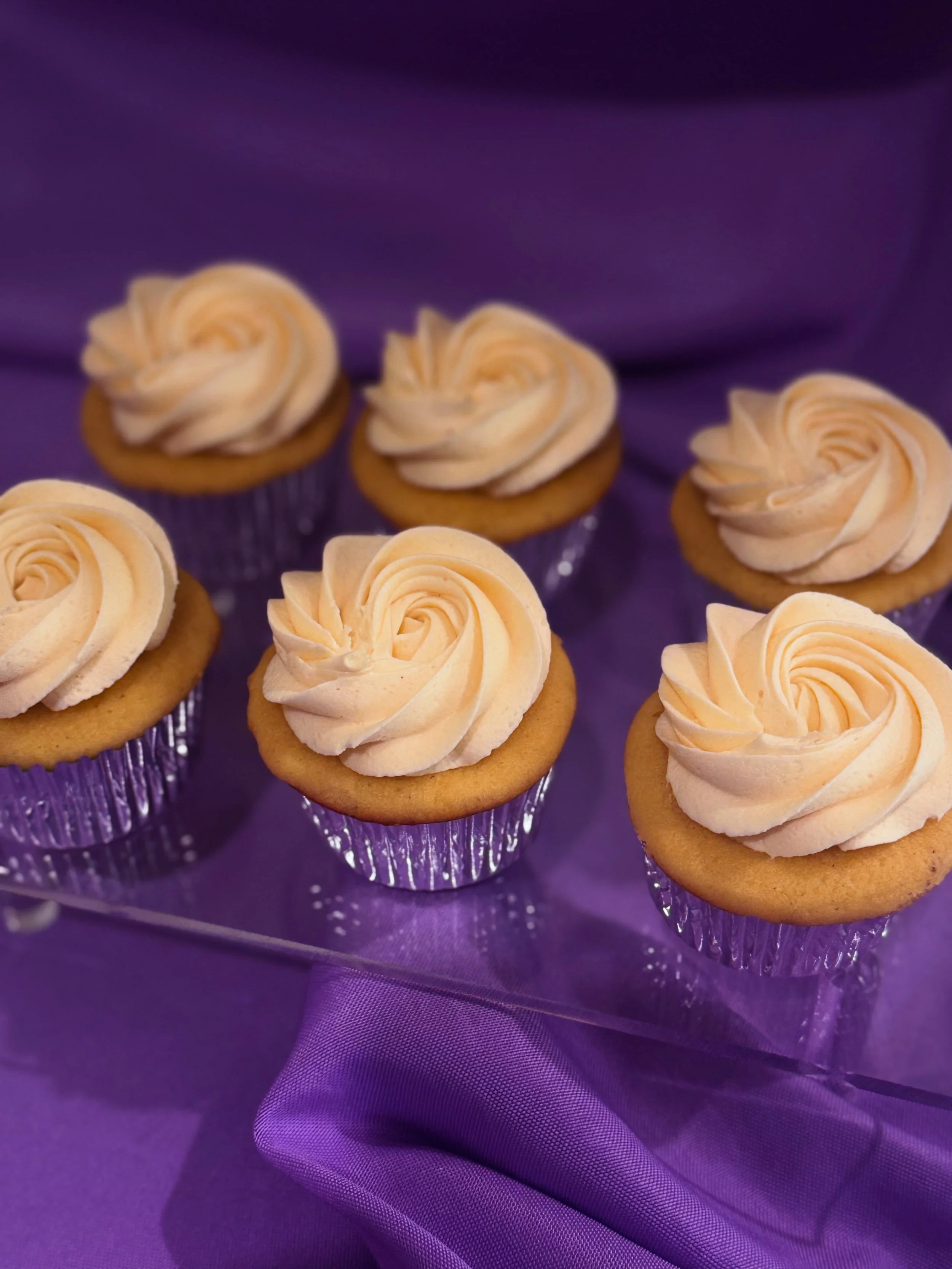 🍂✨NEW FALL FLAVOR: Pumpkin Spice Eggnog Cupcakes

We are so excited to be launching a new fall flavor this year! The Pumpkin Spice Eggnog cupcakes is a perfectly spiced sponge cake with a fluffy buttercream. This flavor is sure to bring all the fall