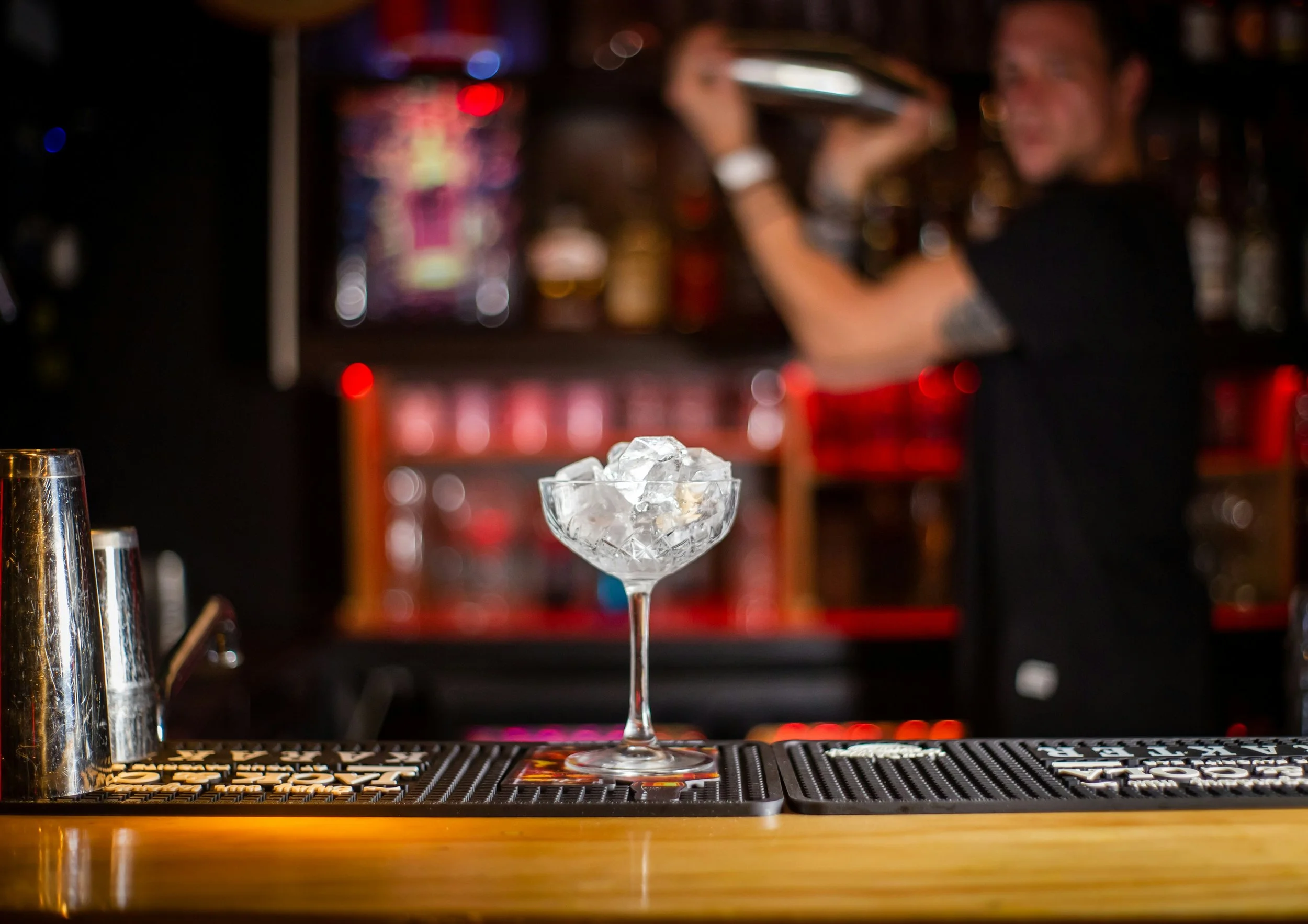 Shaken vs. Stirred Cocktails: How Mixing Method Changes the Drink