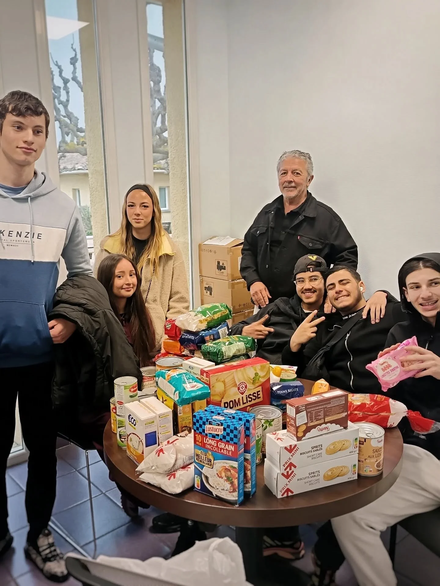 Nos Terminales MCV B ont men&eacute; un beau projet de solidarit&eacute; en collectant, toute la semaine, des dons qu'ils ont revers&eacute;s au Secours Populaire Fran&ccedil;ais (@secourspop).

👉 Le SPF est une association humanitaire fran&ccedil;a