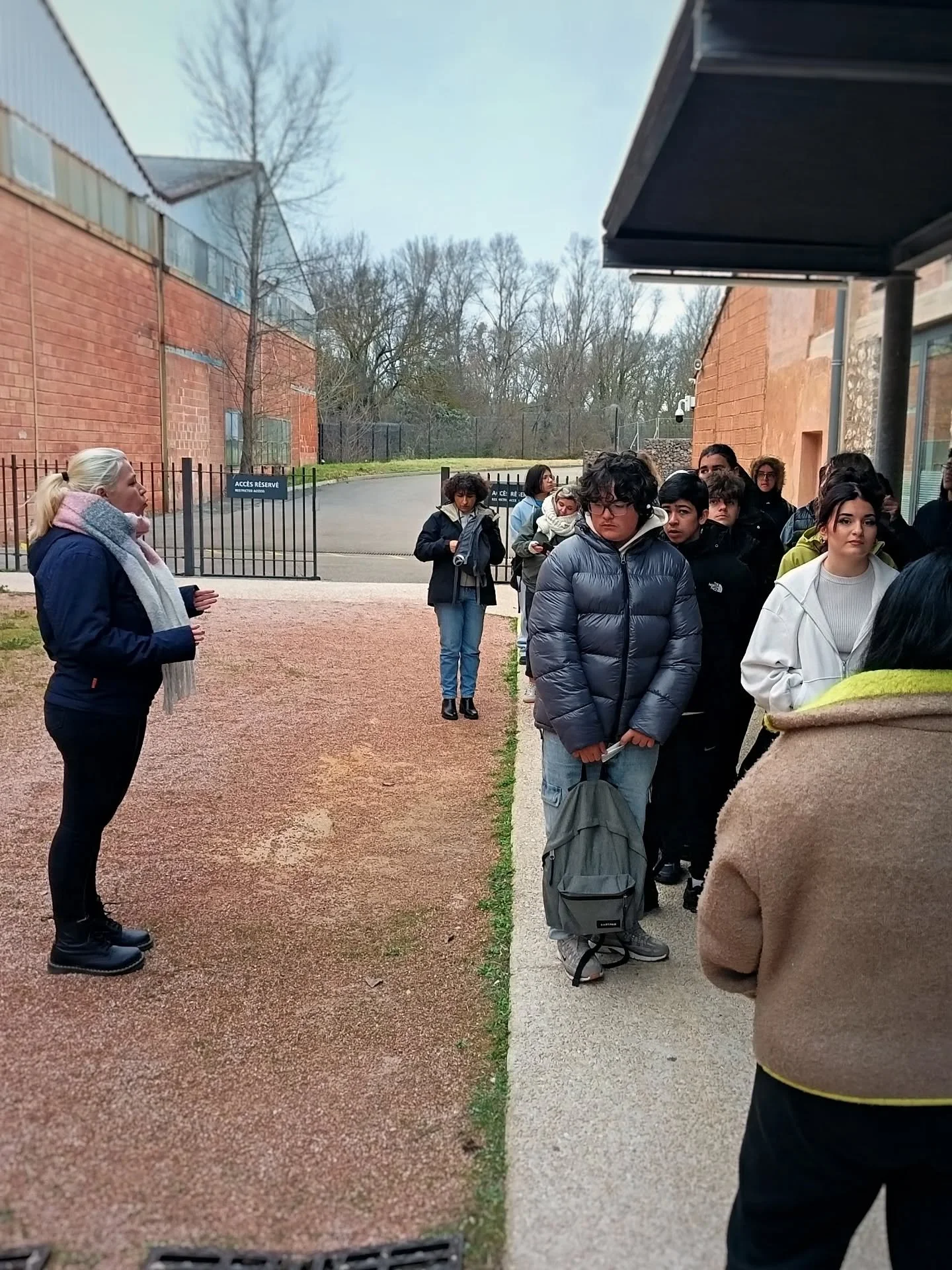 La matin&eacute;e du vendredi 27 janvier a marqu&eacute; nos deux classes de troisi&egrave;me. Visiter le Camp des Milles &mdash; camp fran&ccedil;ais d'internement et de d&eacute;portation ouvert en septembre 1939 dans une usine d&eacute;saffect&eac