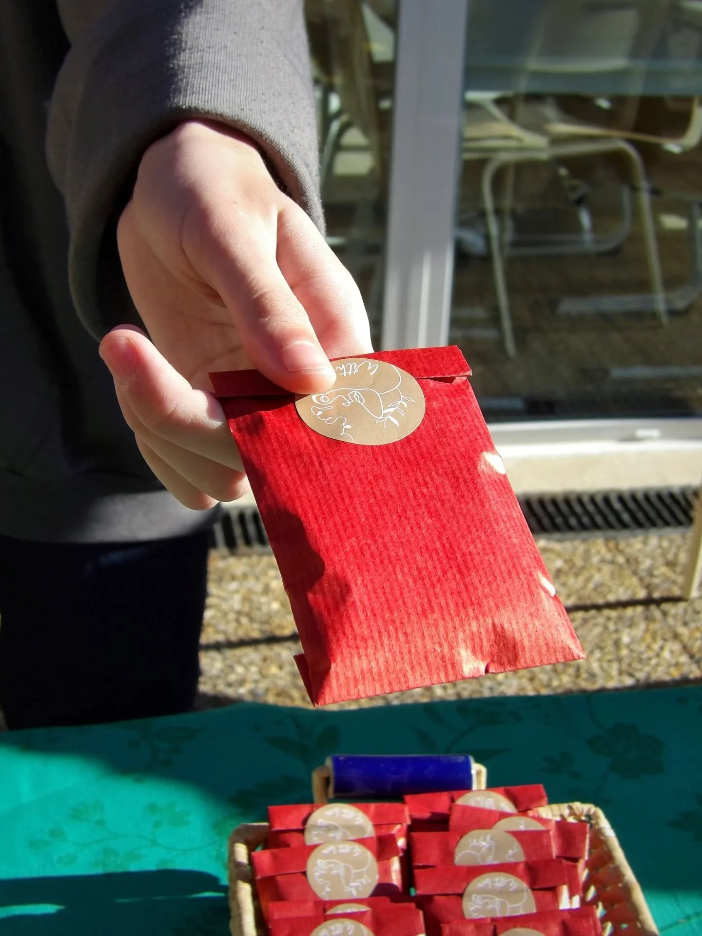 Ce jeudi 4 d&eacute;cembre marque le d&eacute;but des festivit&eacute;s Proven&ccedil;ales avec la plantation du bl&eacute; pour la Sainte-Barbe. 🌾

👉 Cette tradition remonterait &agrave; l'&eacute;poque romaine : on faisait germer des graines en p