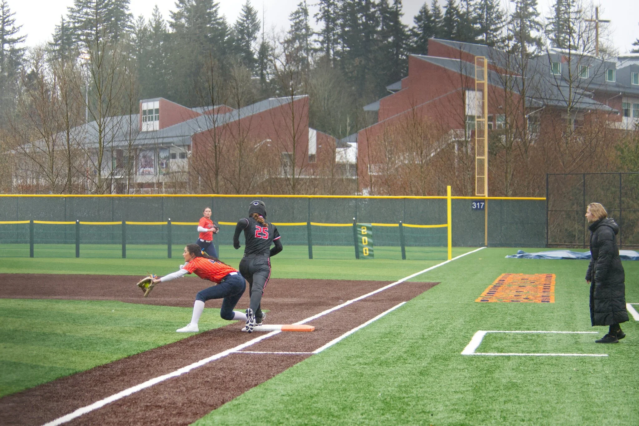 2026-03-19-SeattleAcademy-at-ECHS-Softball-0025.jpg