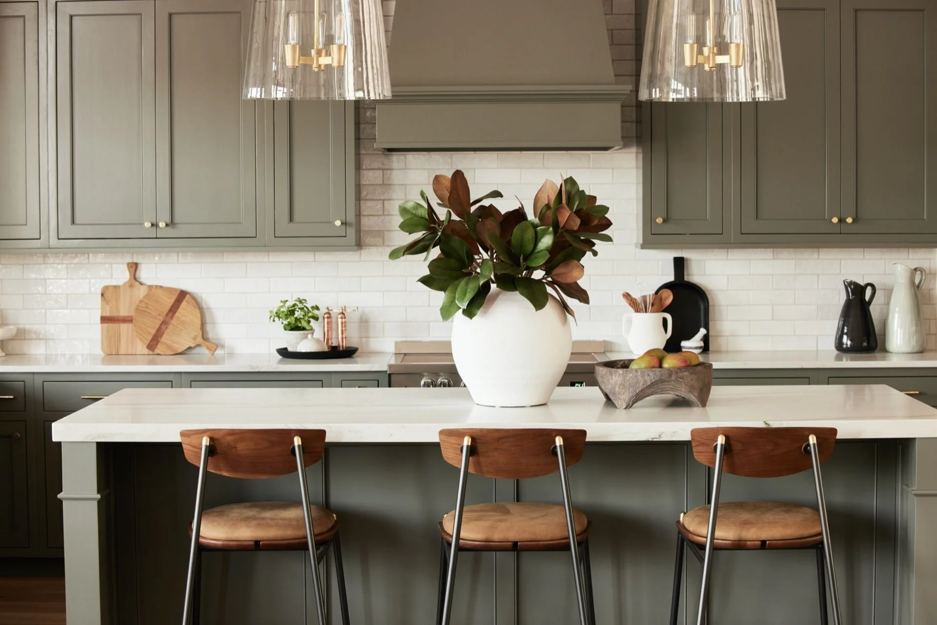 How to Create the Perfect Kitchen Island Focal Point — Lexi Westergard ...