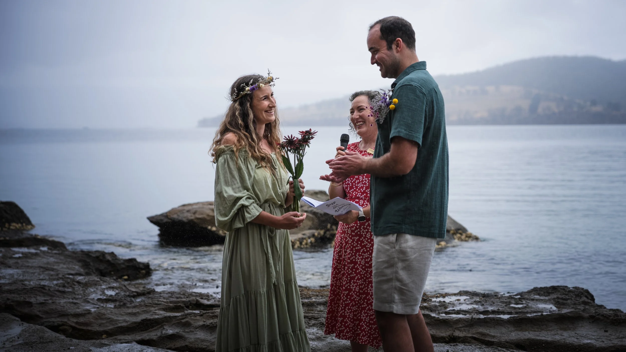 beautiful beach wedding in Tasmania