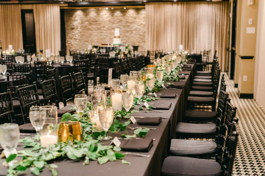 Uptown-Ballroom-head-table-1049x700.jpg
