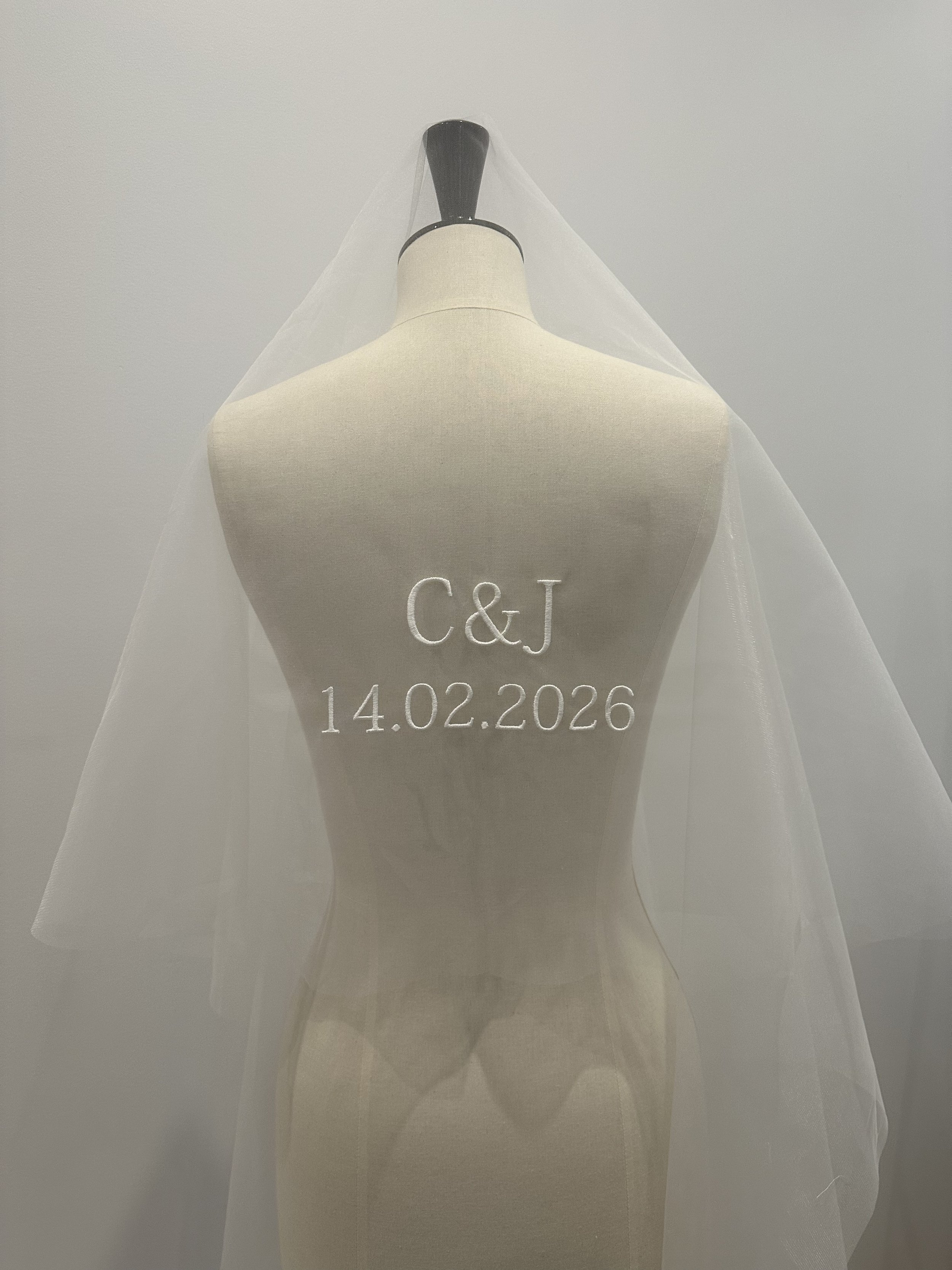 Gathered veil | Embroidered - Initials and date