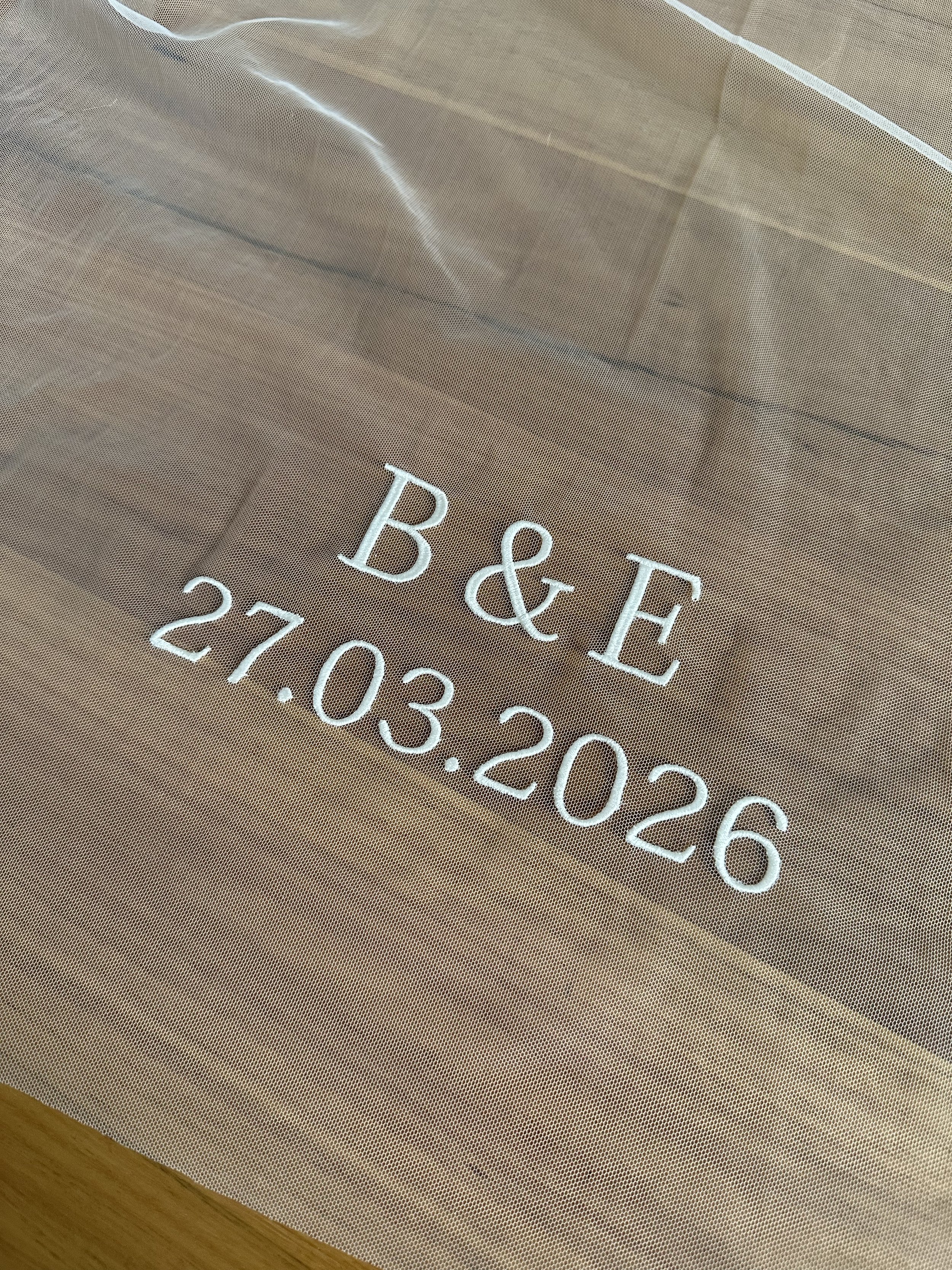 Drop veil | Embroidered - Initials and date
