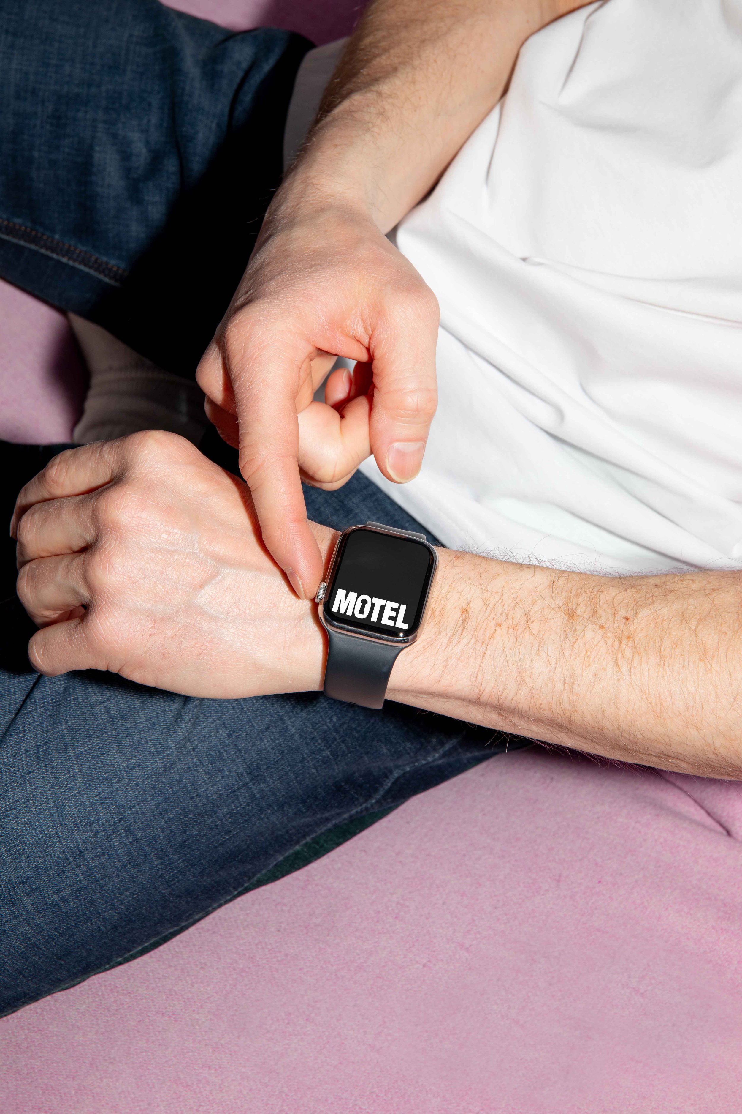 FORMAT_MOTEL_SMARTWATCH_01c.jpg
