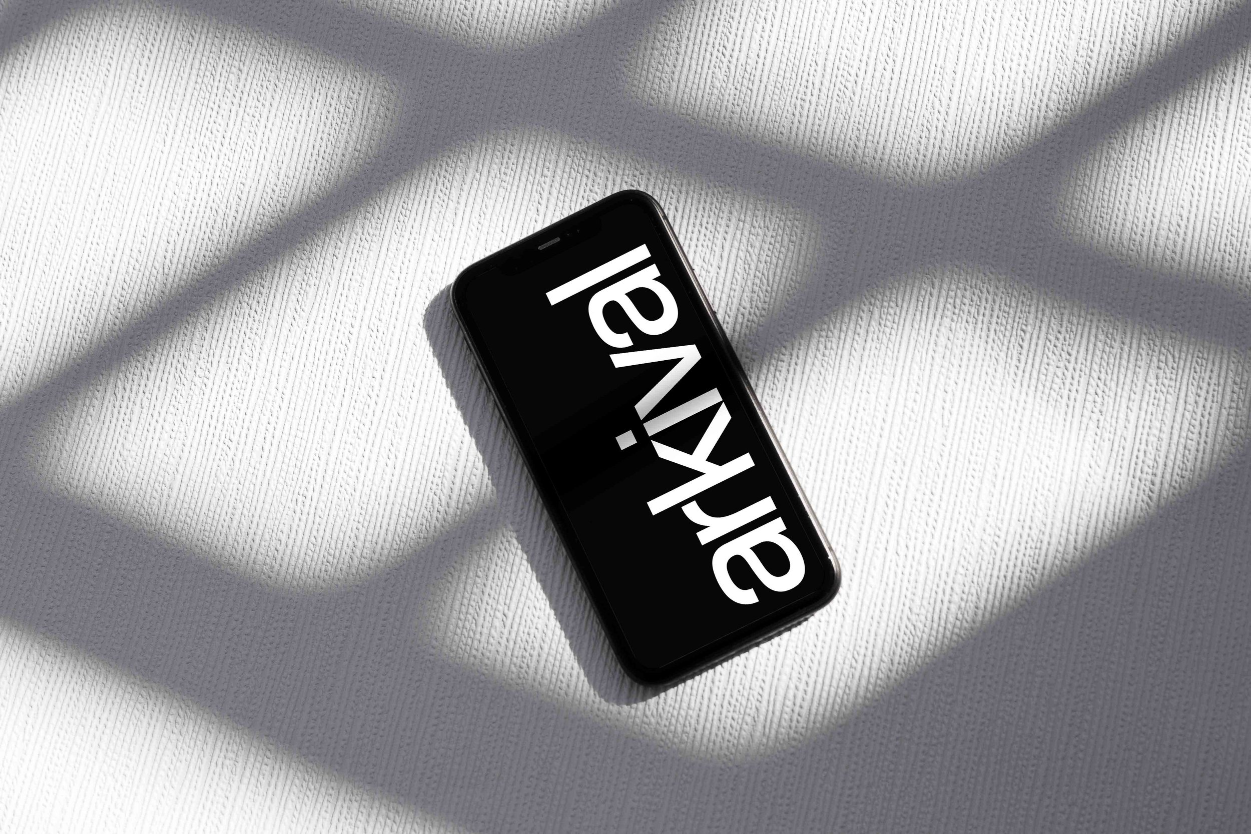 ARKIVAL_B2_IPHONE11_04.jpg