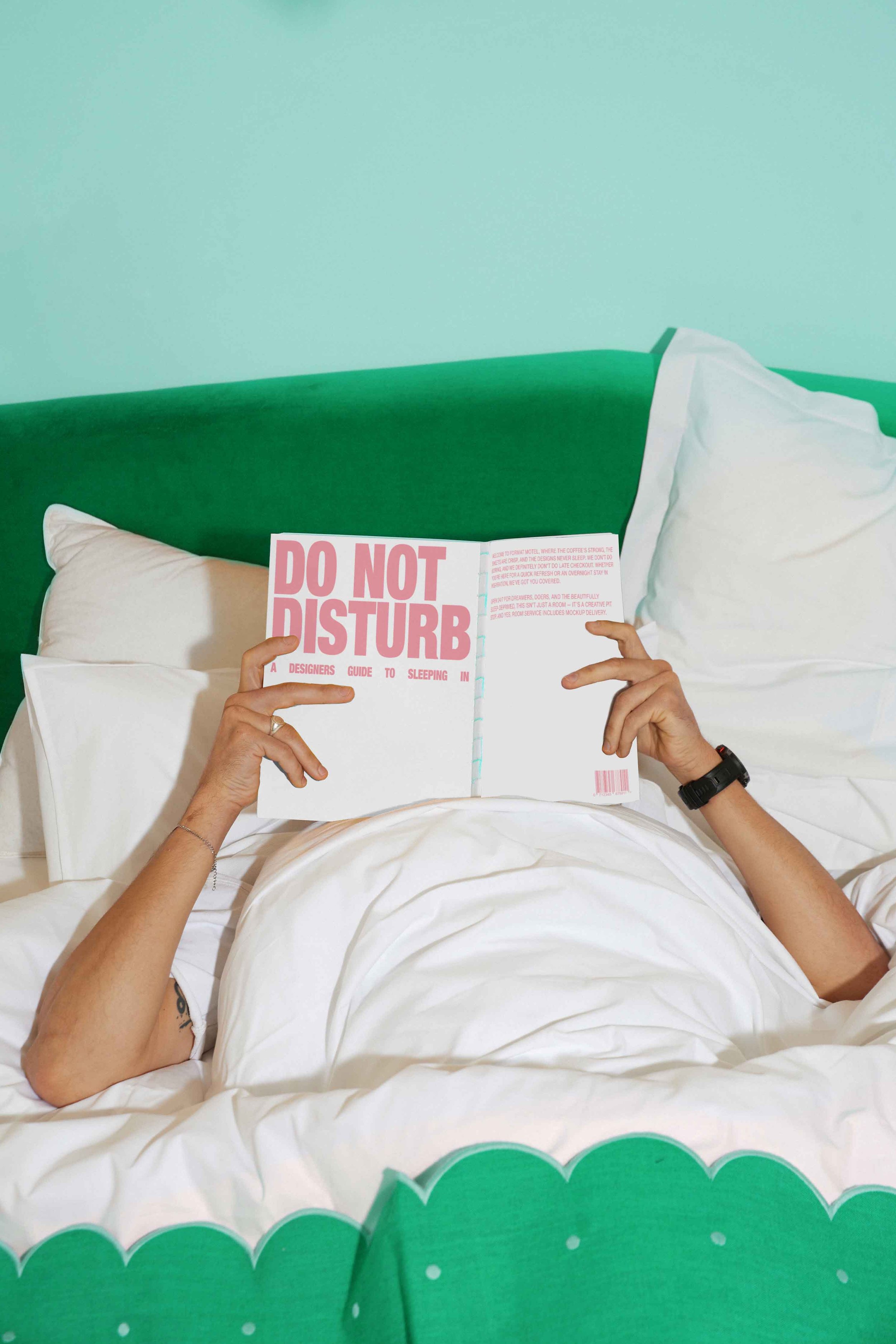 MOTEL BOOK 04