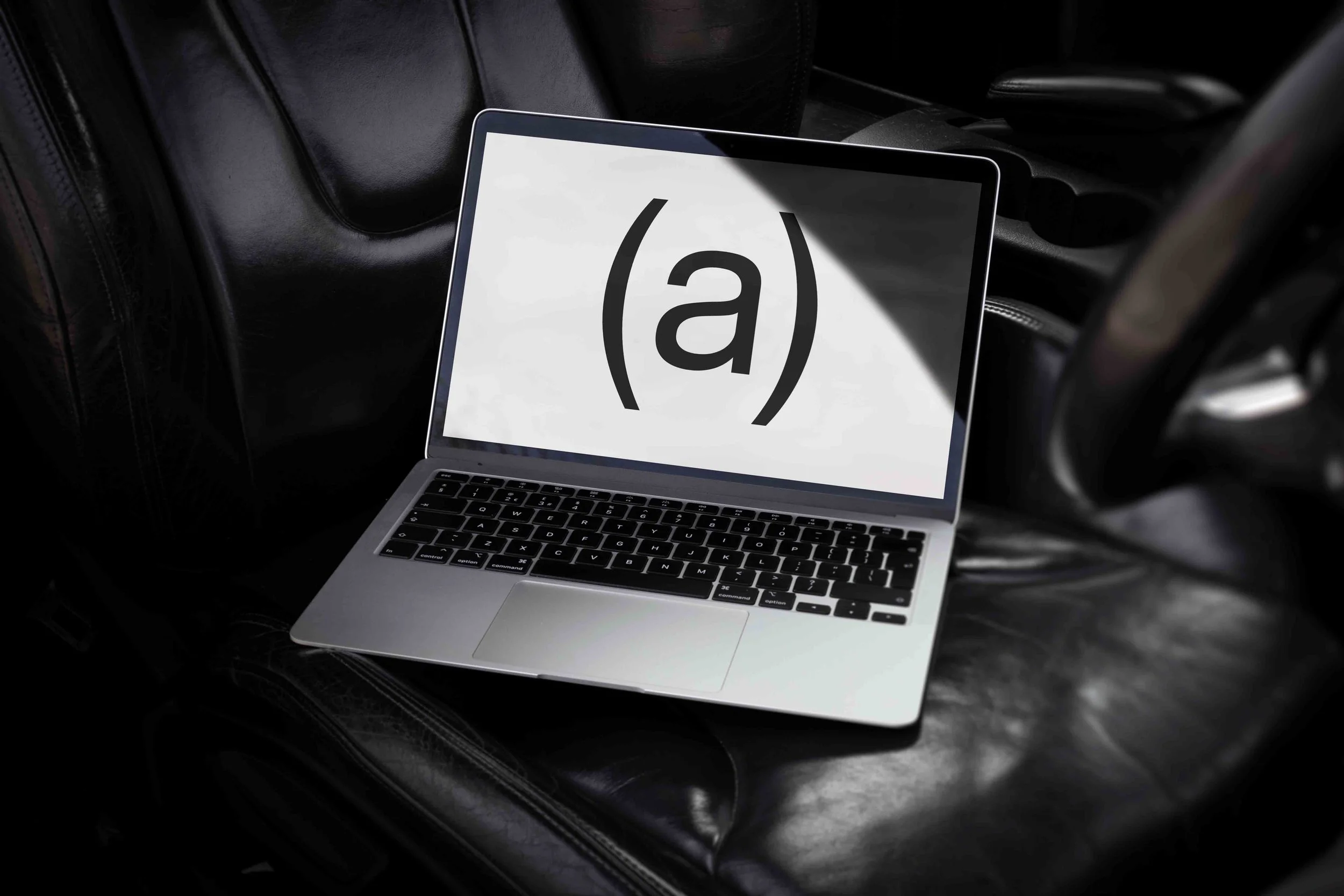 ARKIVAL_B2_MACBOOK_02.jpg