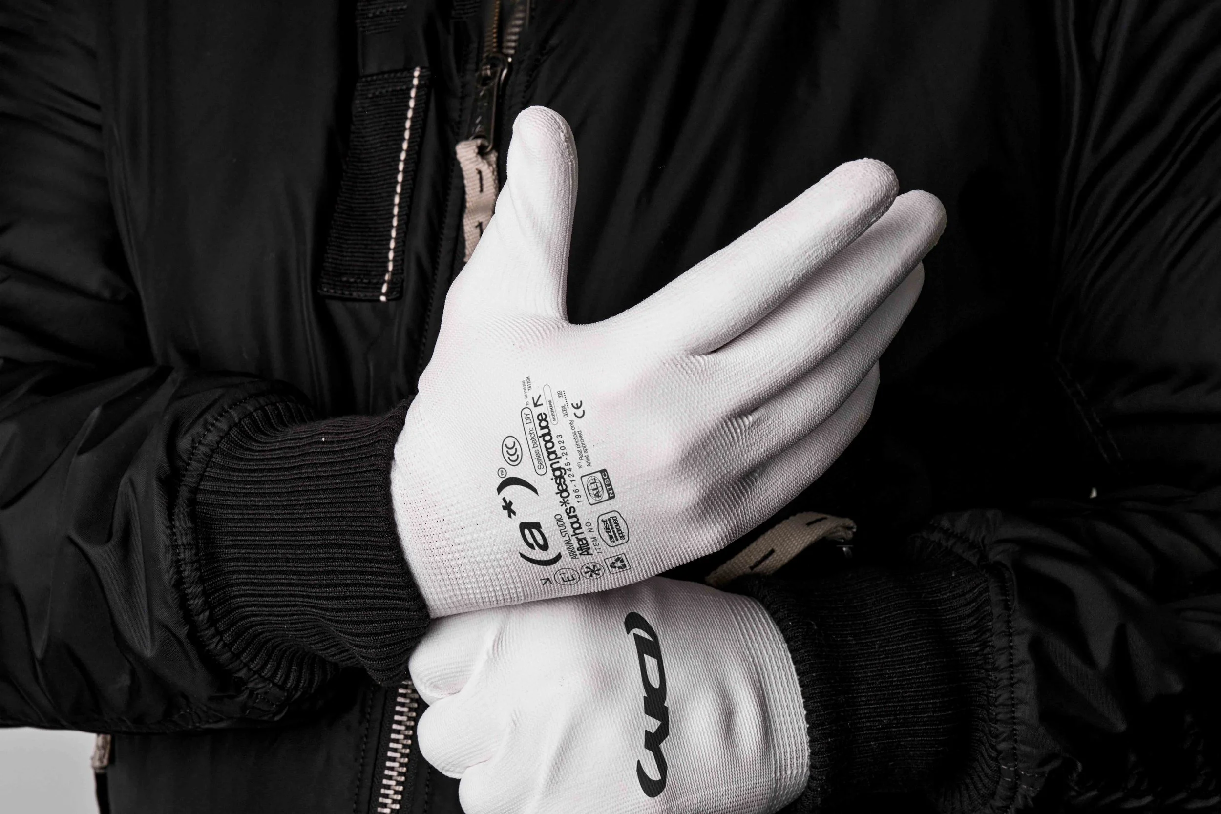 ARKIVAL_DIY_GLOVES_01_1.jpg