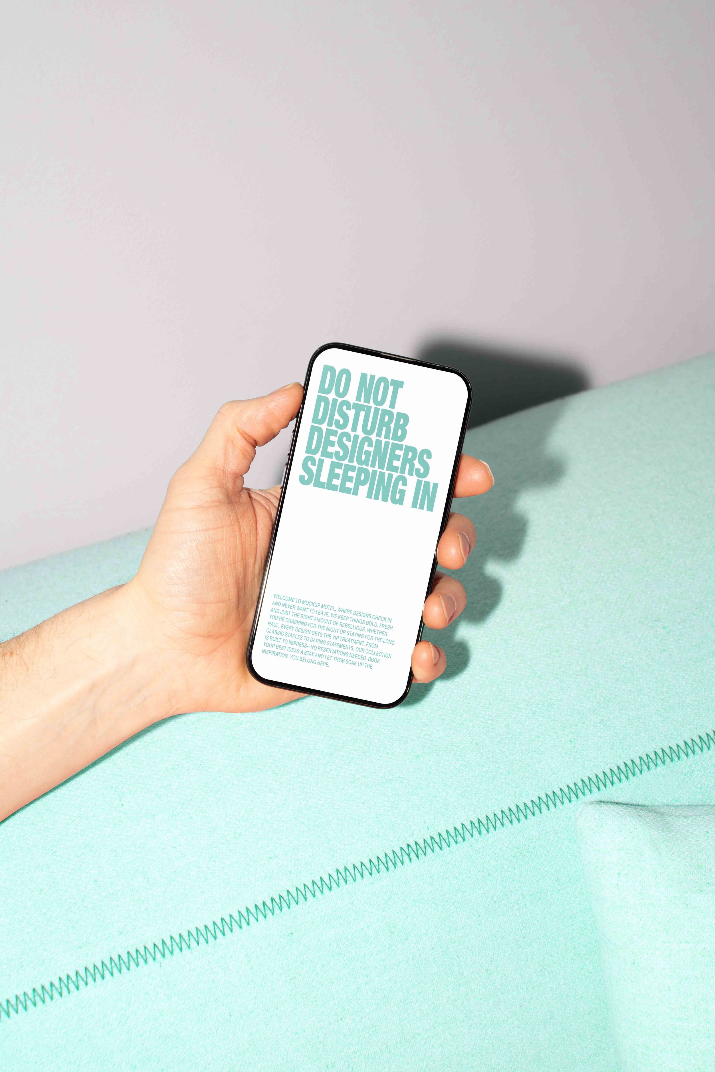 ARKIVAL_MOTEL_SMARTPHONE_02.jpg