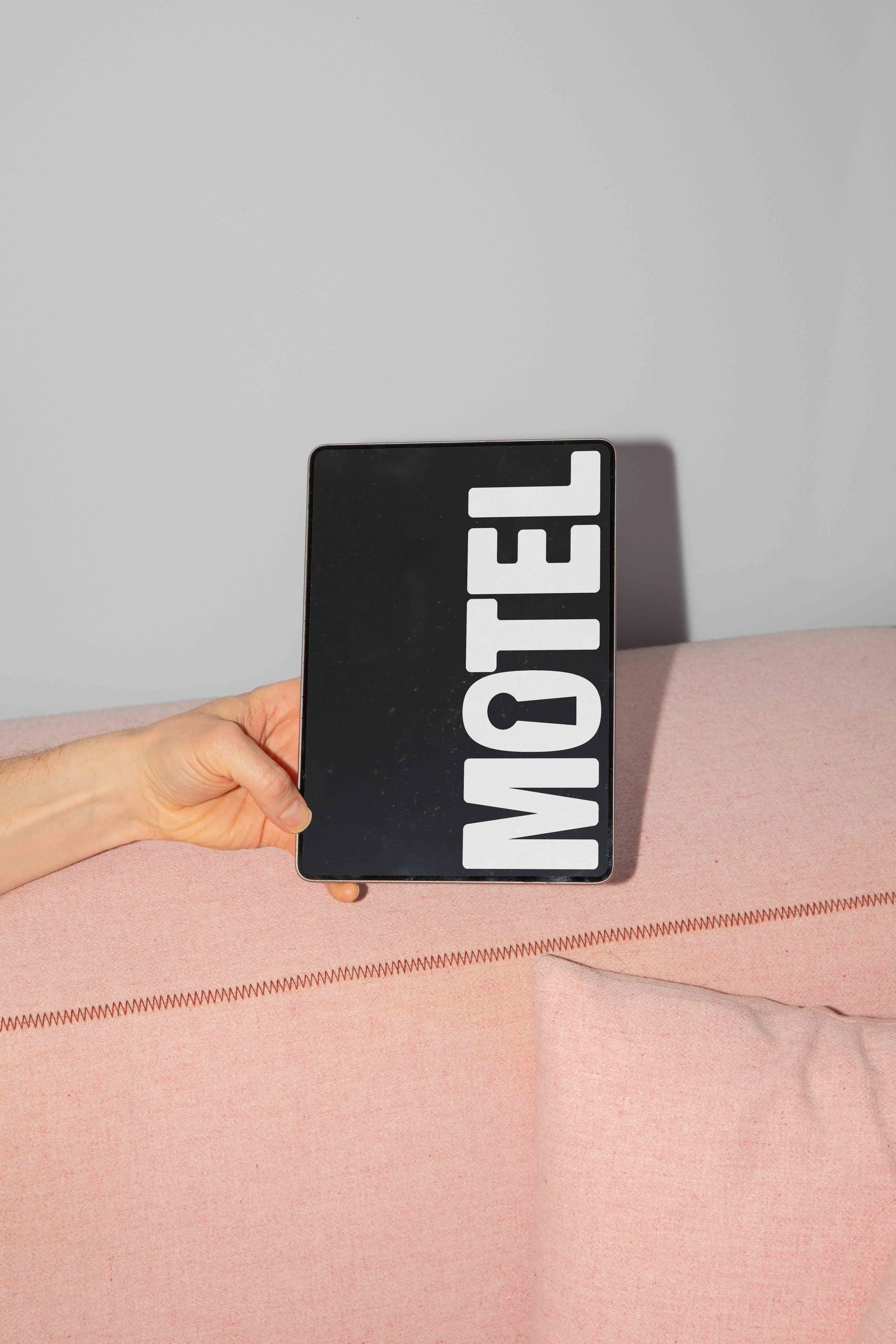 ARKIVAL_MOTEL_TABLET_02.jpg