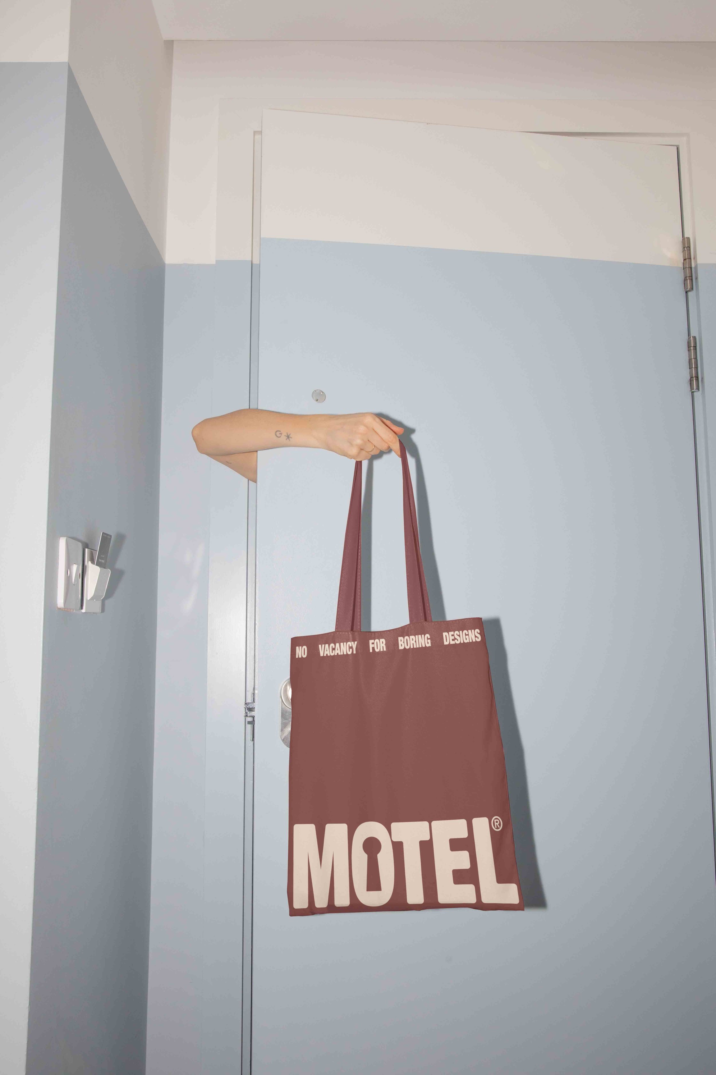 ARKIVAL_MOTEL_TOTEBAG_03.jpg