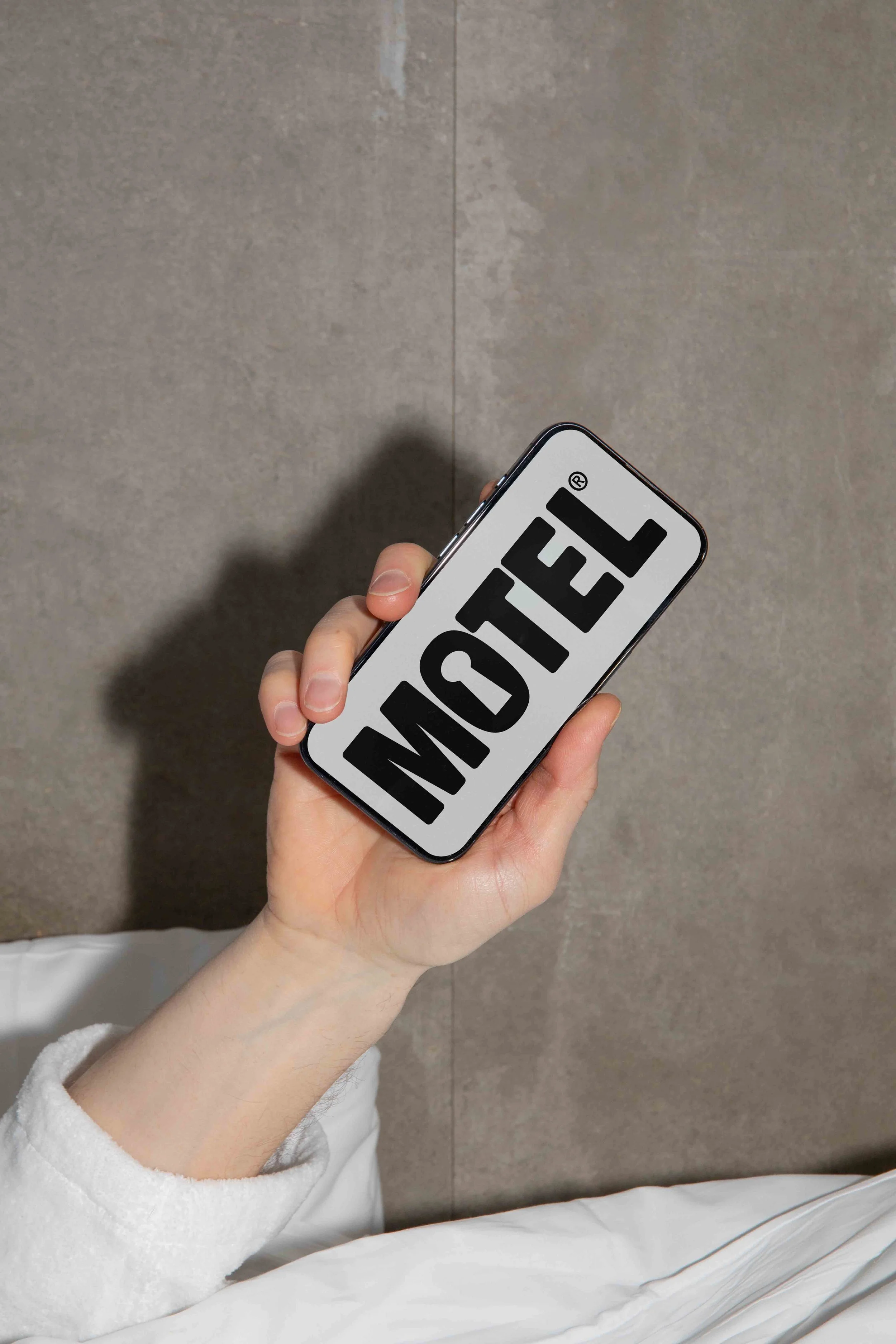 ARKIVAL_MOTEL_SMARTPHONE_03.jpg