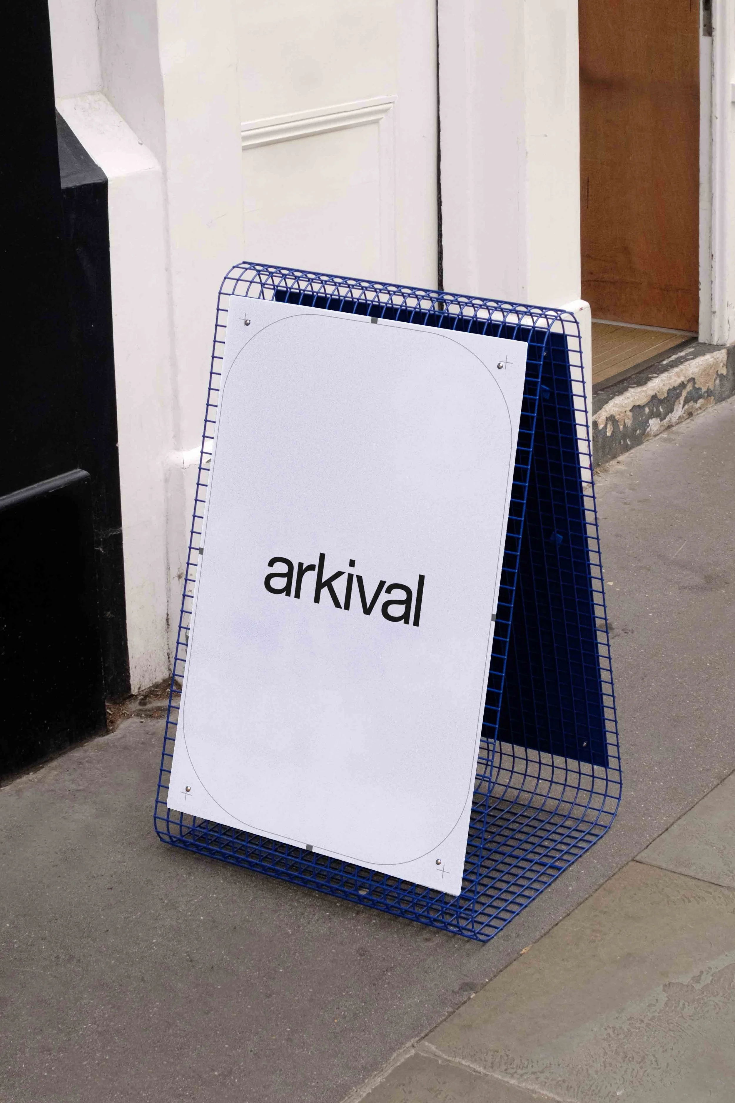 ARKIVAL_B5_ABOARD_01_1.jpg