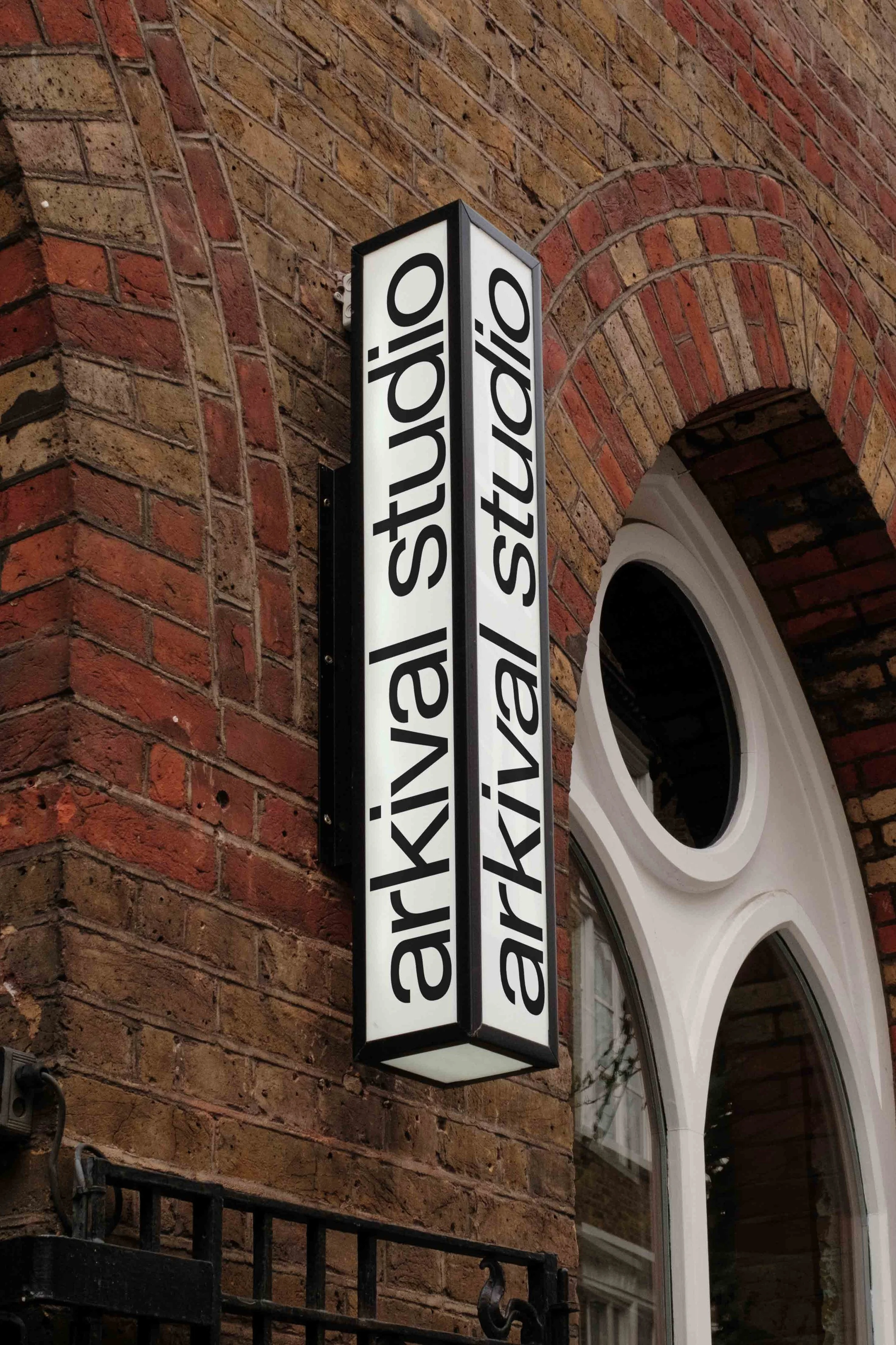 ARKIVAL_B5_SIGNS_04.jpg