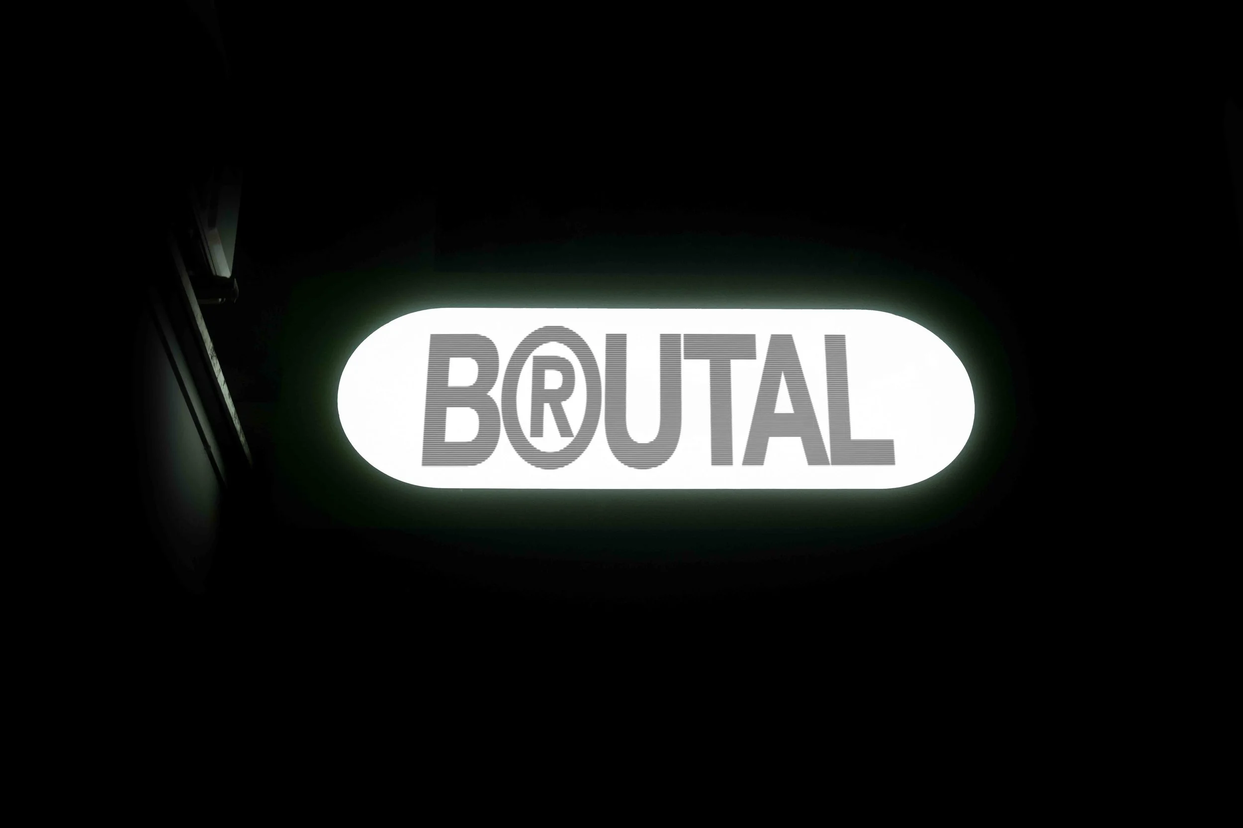 ARKIVAL_BRUTAL_SIGNAGE_02_1.jpg