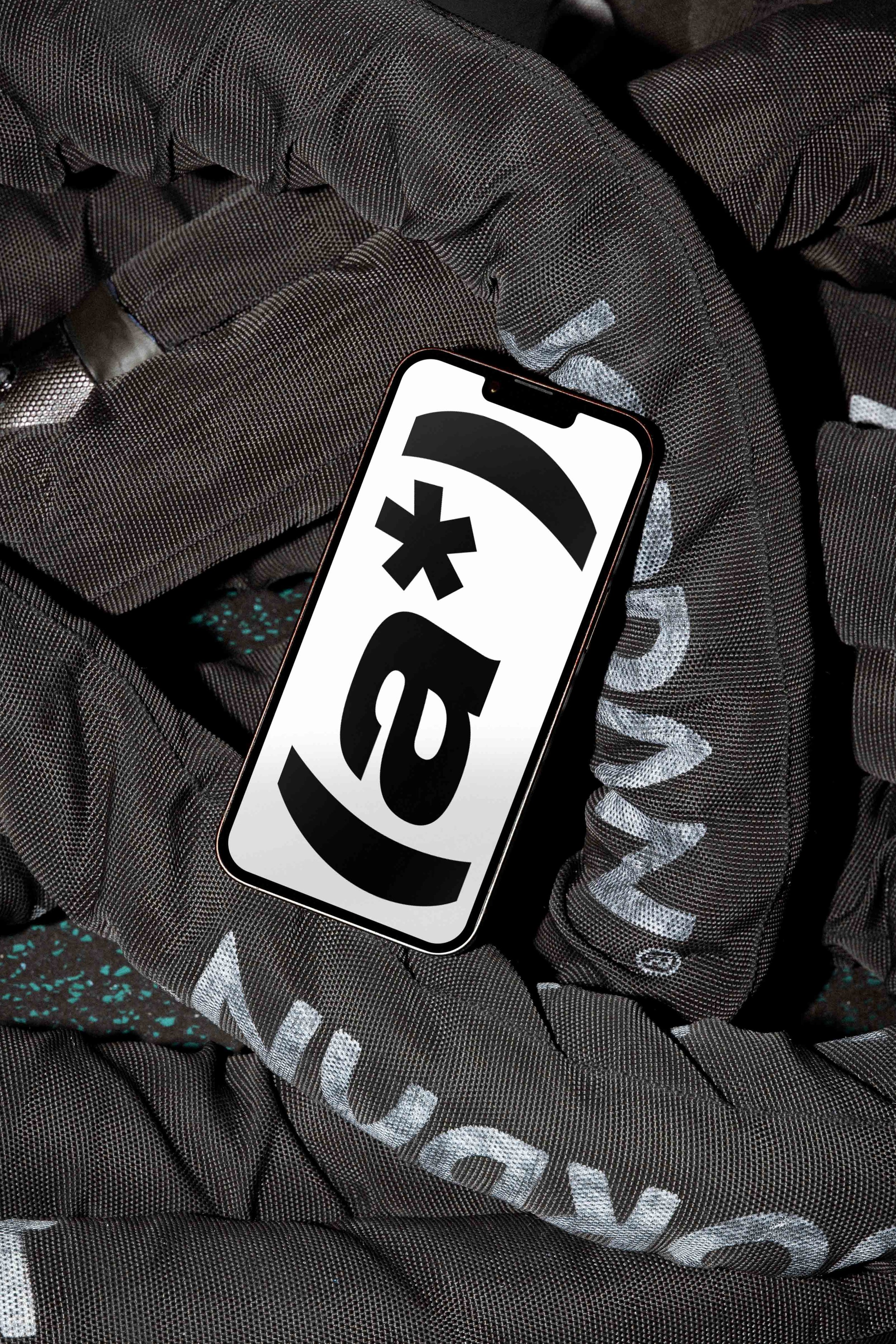 ARKIVAL_ATHLETE_SMARTPHONE_01.jpg