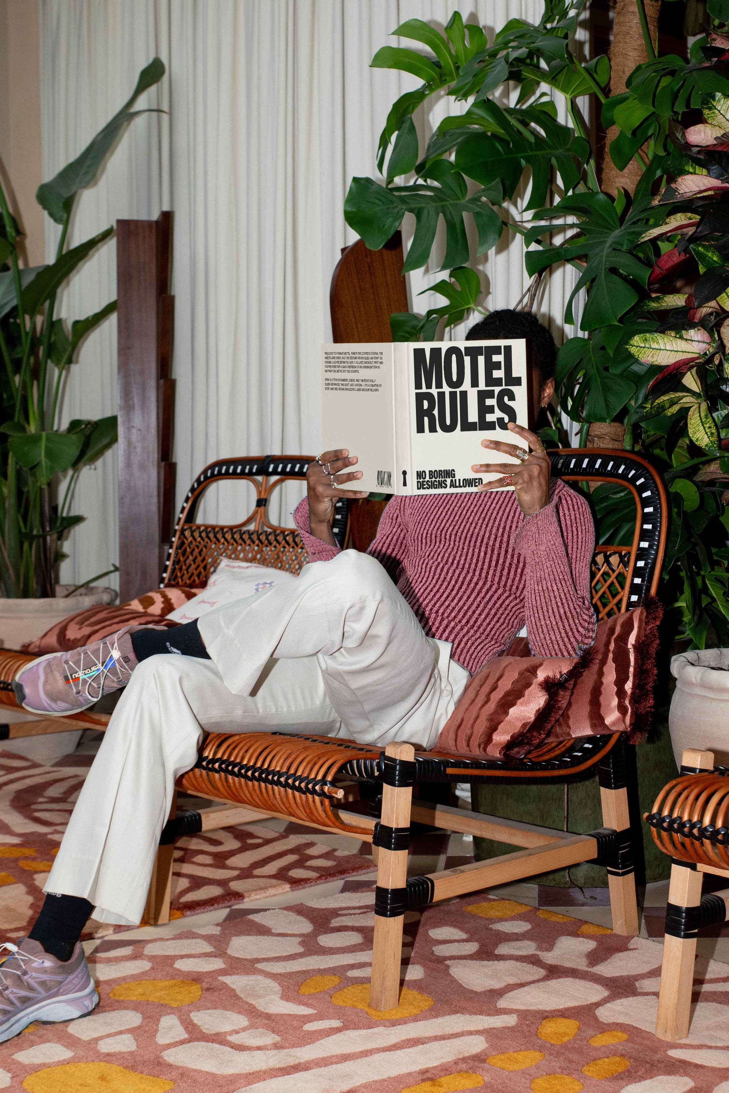 MOTEL BOOK 03