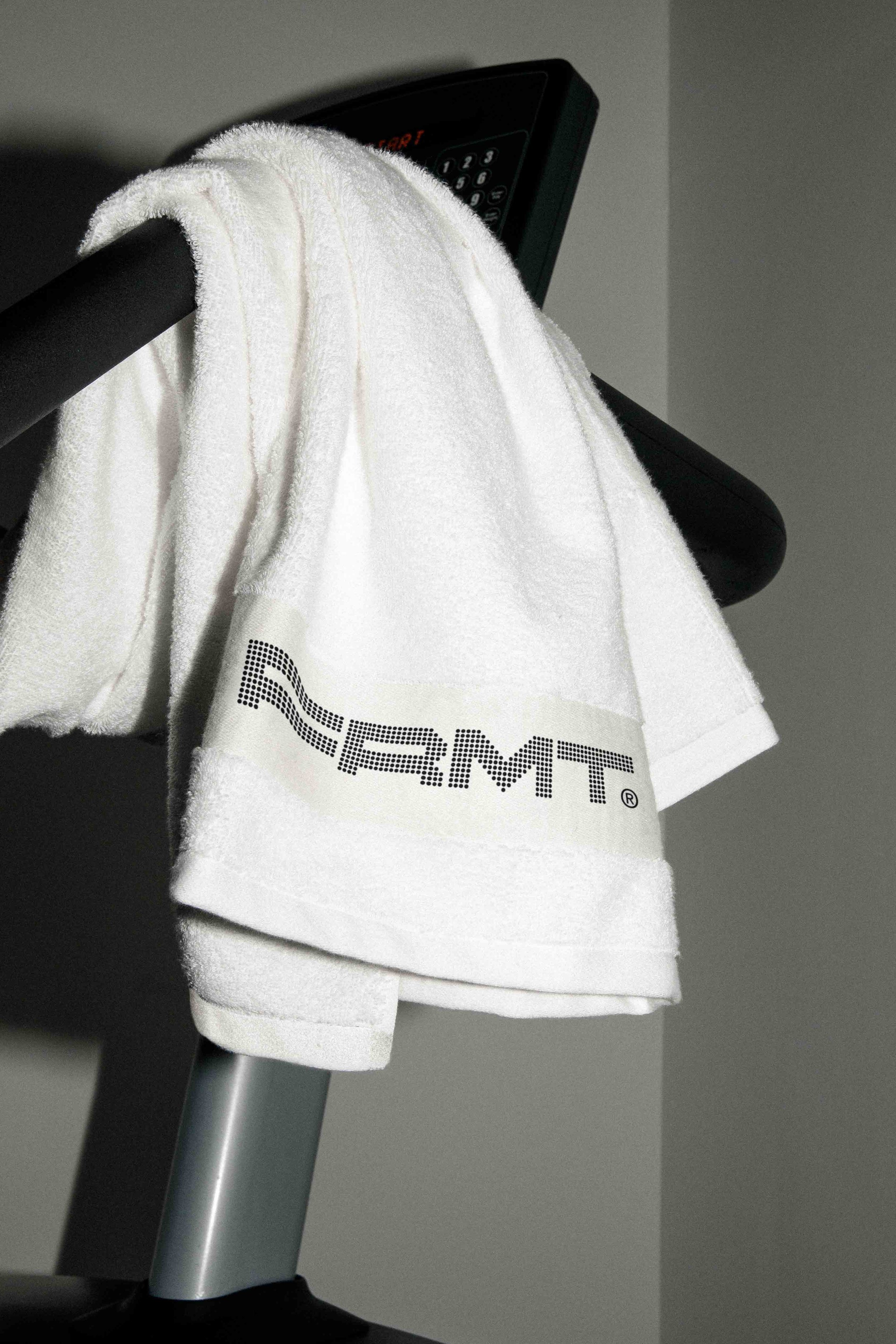 FORMAT_ATHLETE_TOWEL_02_1.jpg