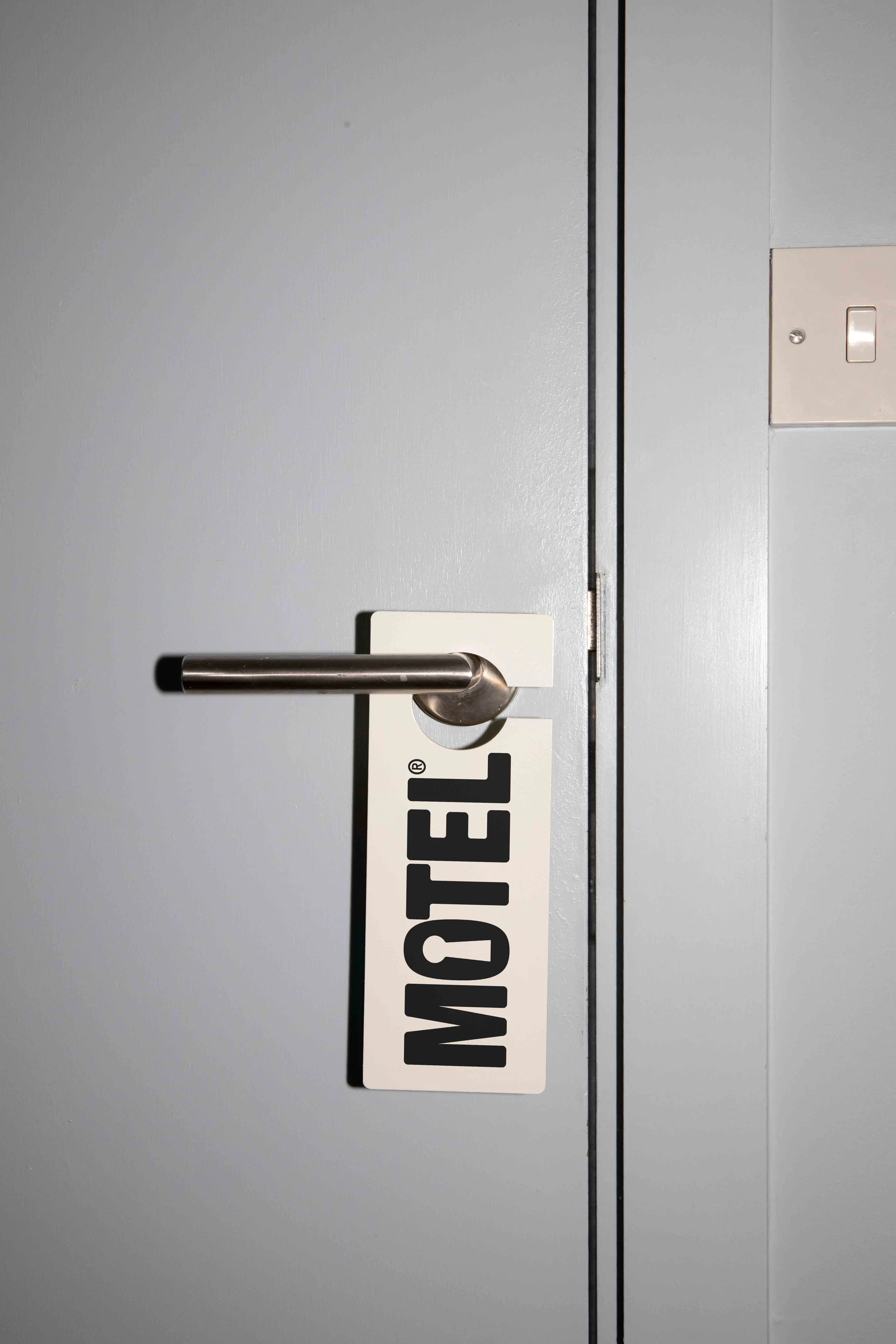 ARKIVAL_MOTEL_DOORHANGER_03.jpg