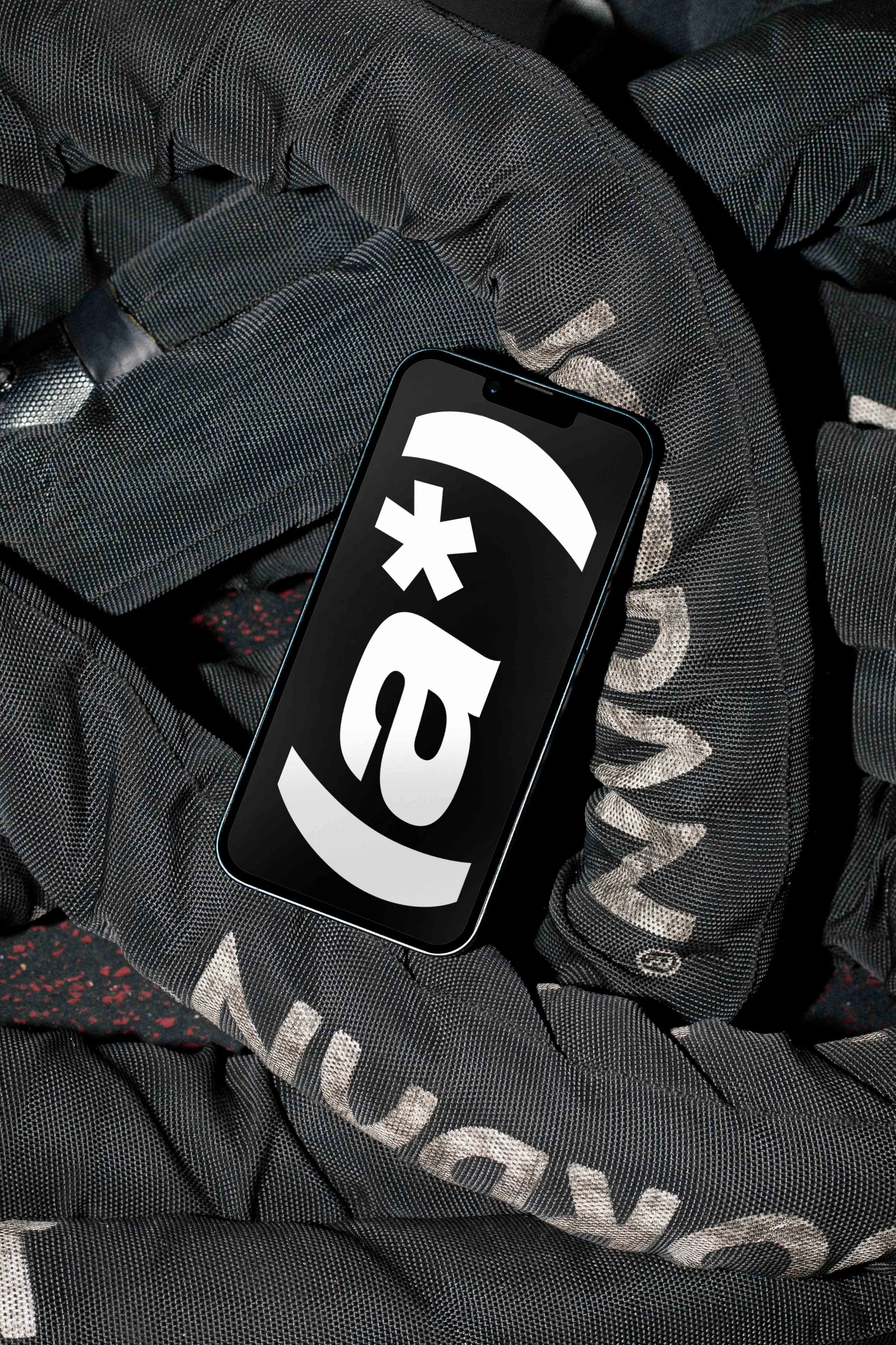 ATHLETE SMARTPHONE 01