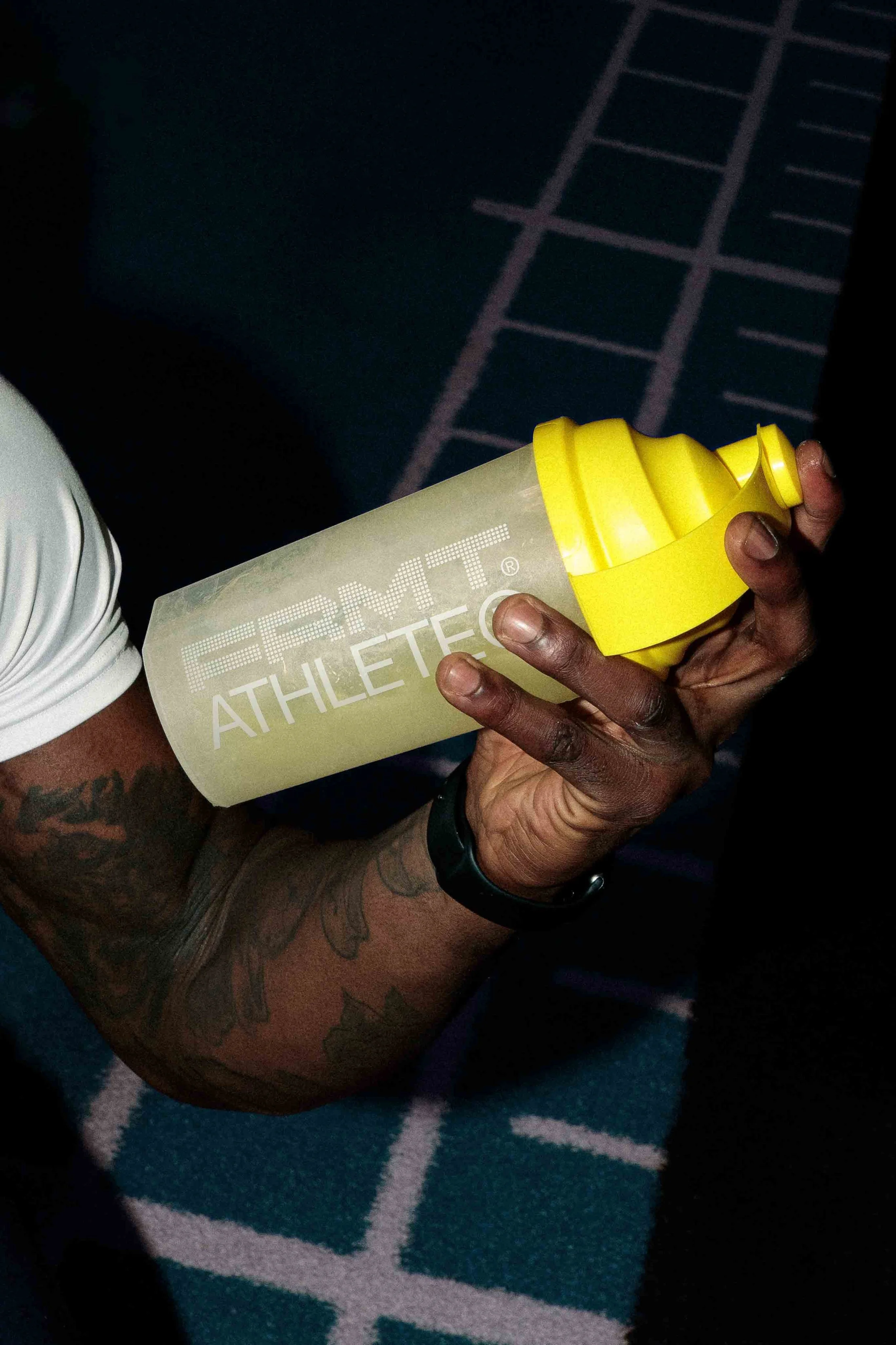 ATHLETE PROTEIN SHAKER 04